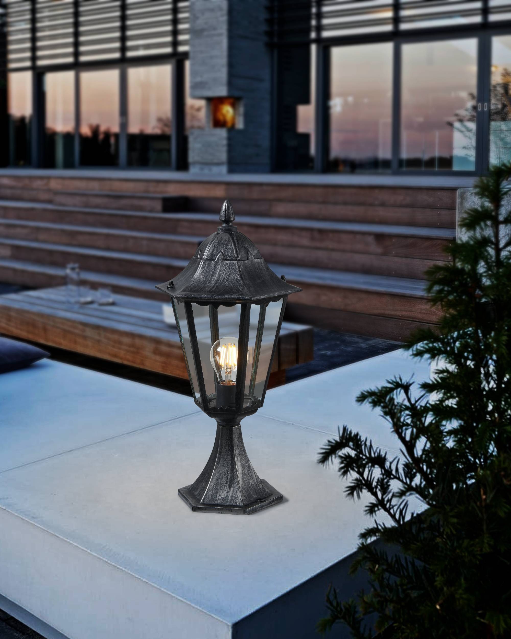 EGLO Sockelleuchte »Navedo Sockellampe, Außenlampe aus Aluguss und Glas, E27, IP44, Lampe« E27 1 Stk. Stehleuchte - H47 x Ø23 cm - schwarz, silber-patina - 1X60W exkl.