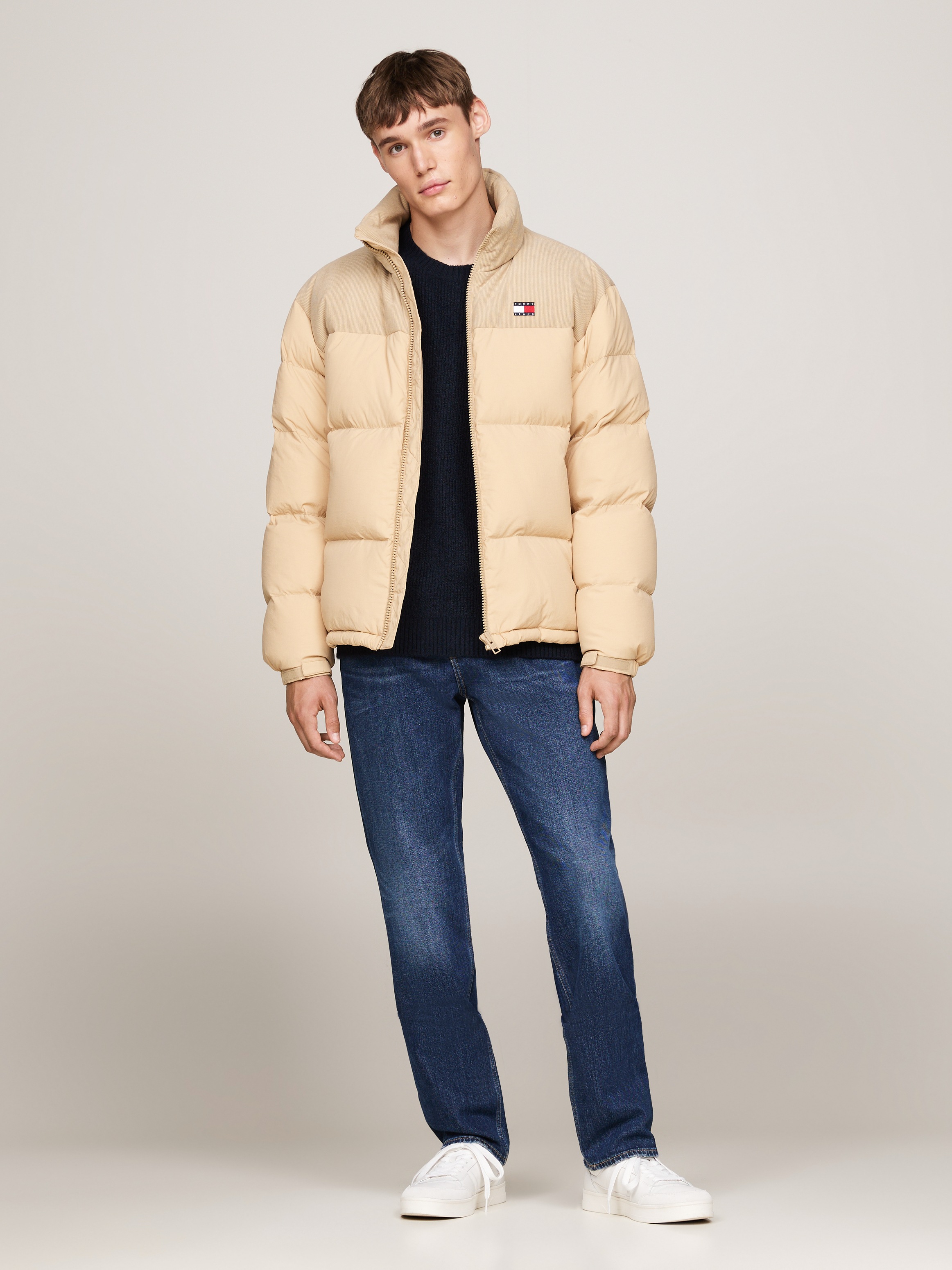 Tommy Jeans Steppjacke »TJM CORD MIX ALASKA PUFFER«, mit Cord-Einsätze auf Brust und Schultern