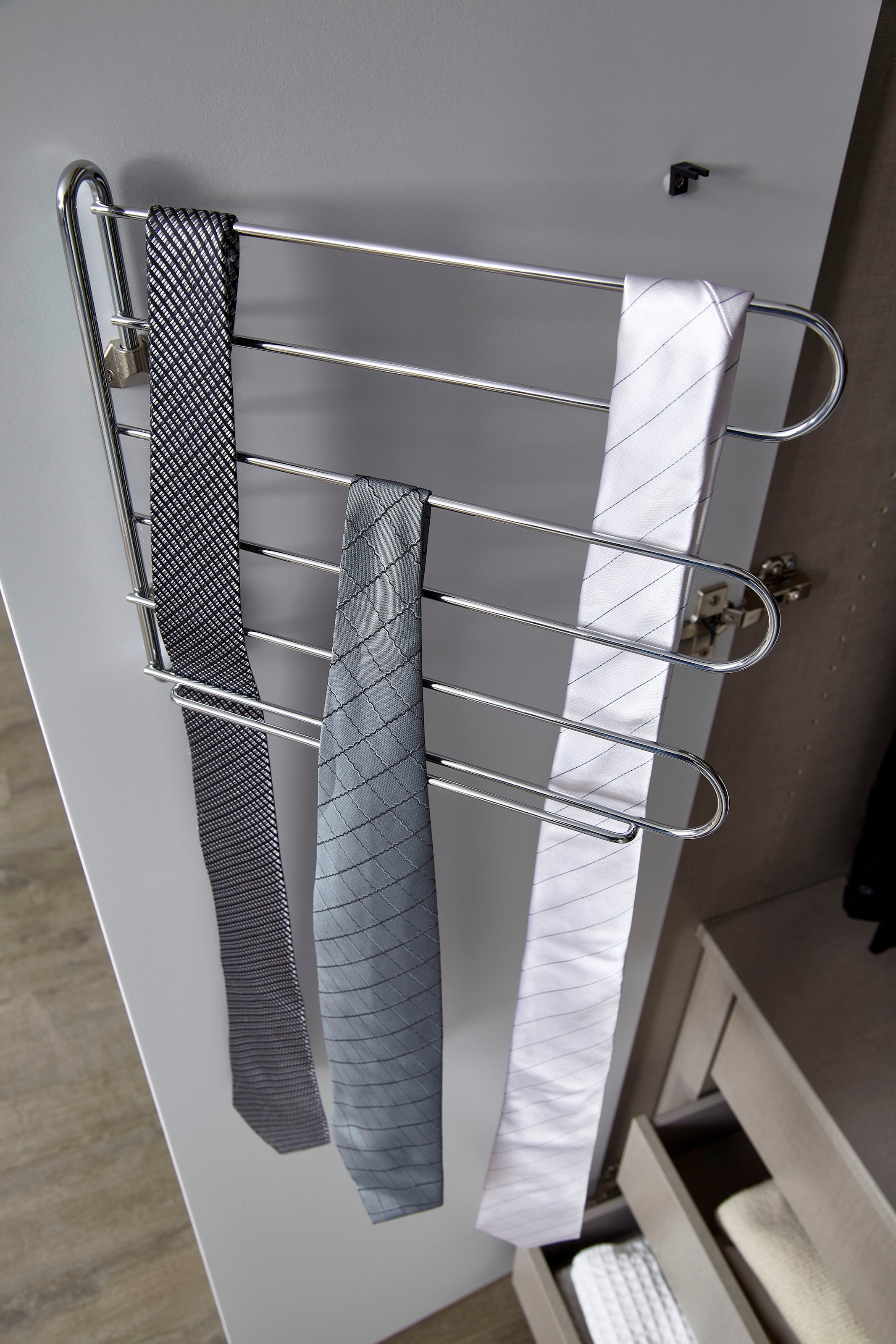 rauch Drehtürenschrank »Purisma«, mit Glasfront und umfangreicher Innenausstattung