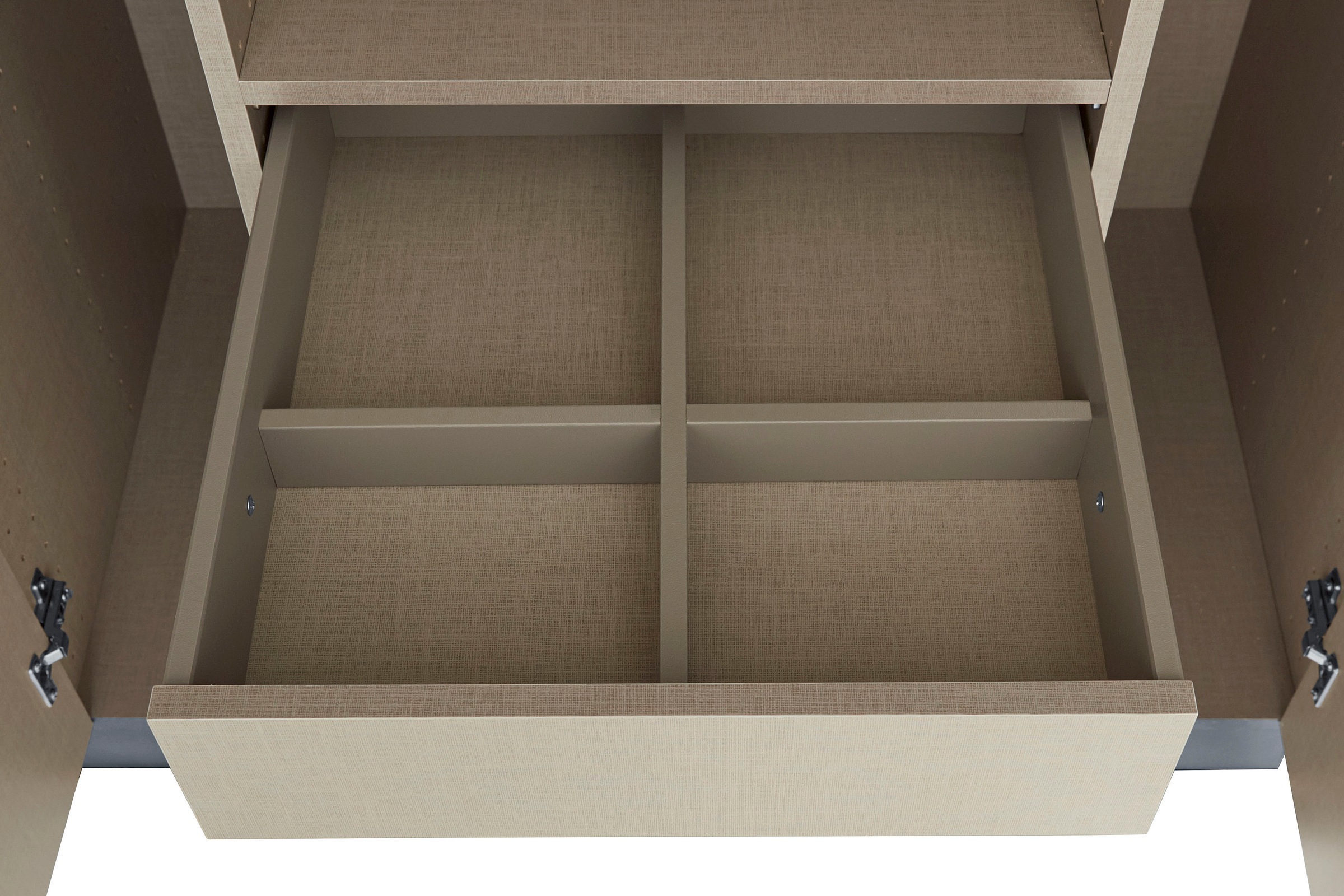 rauch Drehtürenschrank »Kleiderschrank Schrank Garderobe TOPSELLER OTELI inkl. Inneneinteilung«, (erhältlich in Breiten 91-360 cm, ab Breite 136cm inkl. Innenschubladen), mit zusätzlichen Einlegeböden, optional mit Spiegel MADE IN GERMANY