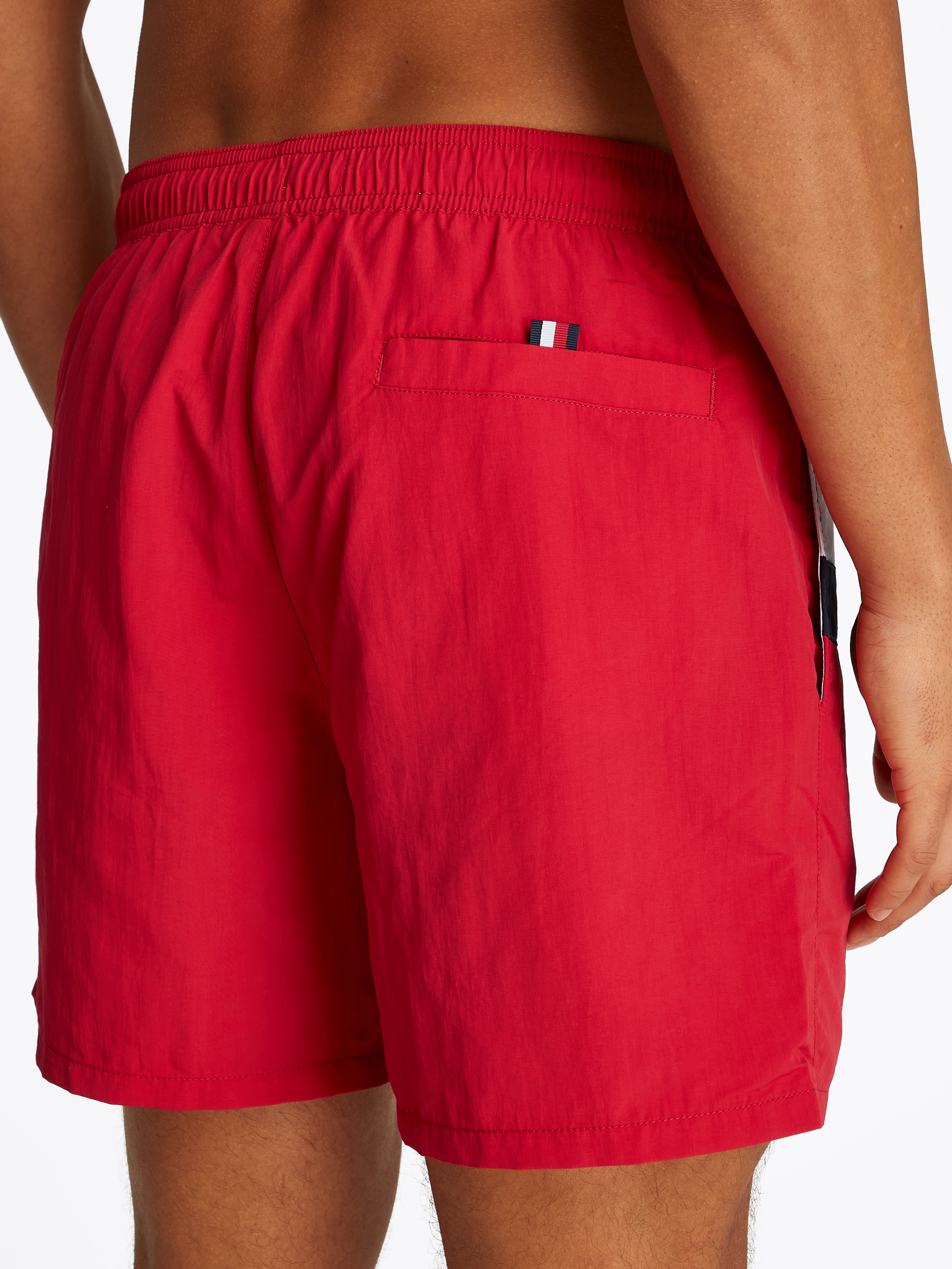Tommy Hilfiger Swimwear Badeshorts »MEDIUM DRAWSTRING«, mit großem Logo