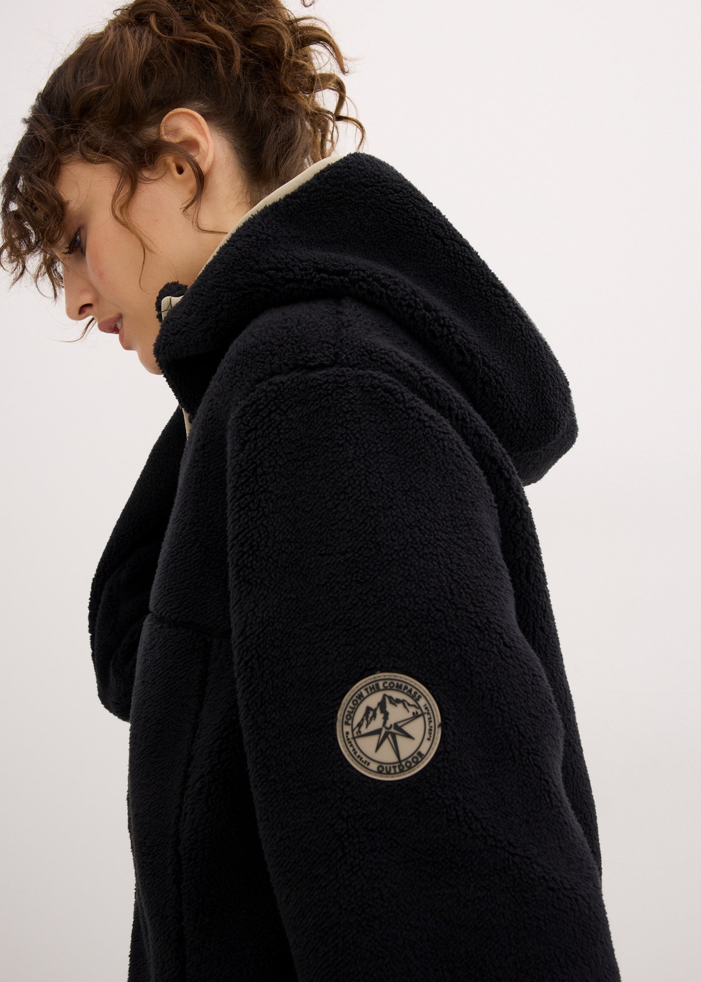 bonprix Fleecejacke mit Kapuze Winterjacke mit Teddy-Fleece und Kapuze