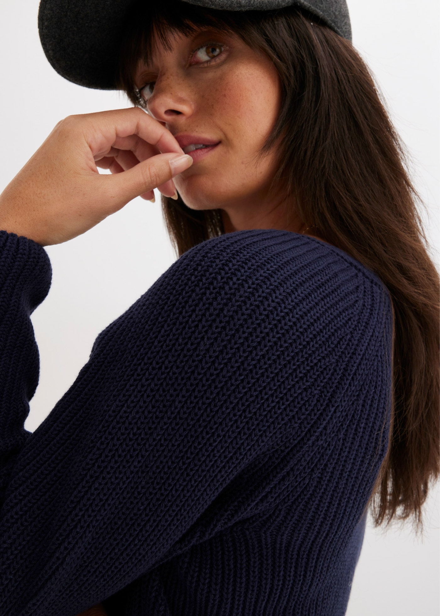 bonprix Strickpullover »Gerippter Pullover aus reiner Baumwolle« aus reiner Baumwolle, mit V-Ausschnitt, unifarben, lässige Passform