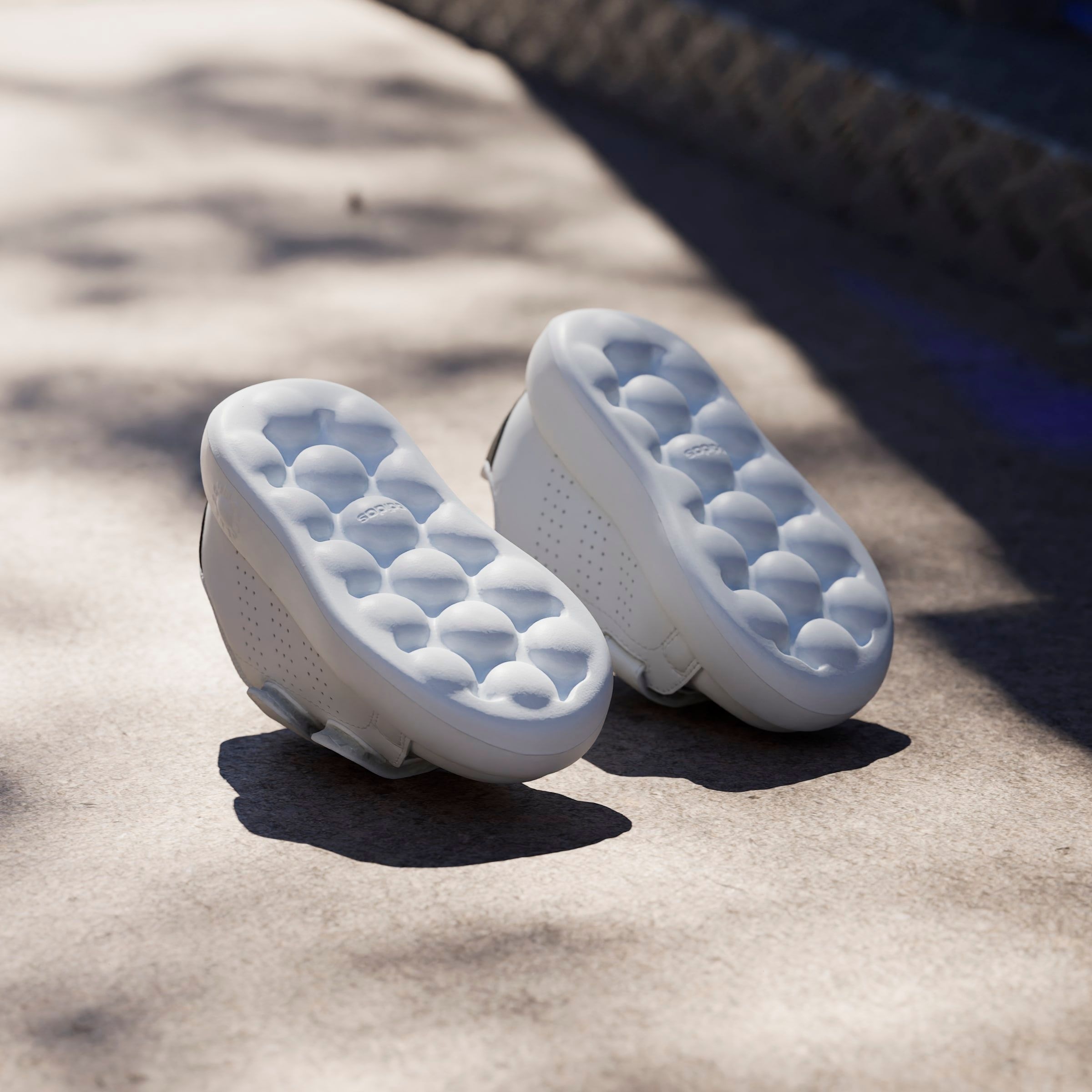 adidas Sportswear Klettschuh »ADVANTAGE KIDS«, Design auf den Spuren des adidas Stan Smith, für Kinder
