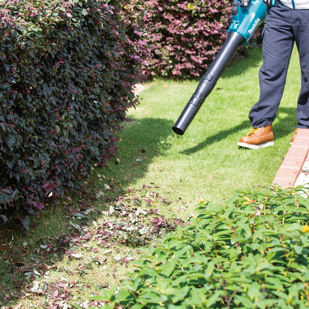 Makita Akku-Gebläse »»DUB184RF« 18V, 780 m³/h, 52,1 m/s, Inkl. Akku und Ladegerät« kompakt und leistungsfähig, bürstenloses 18 V Akku-Gebläse