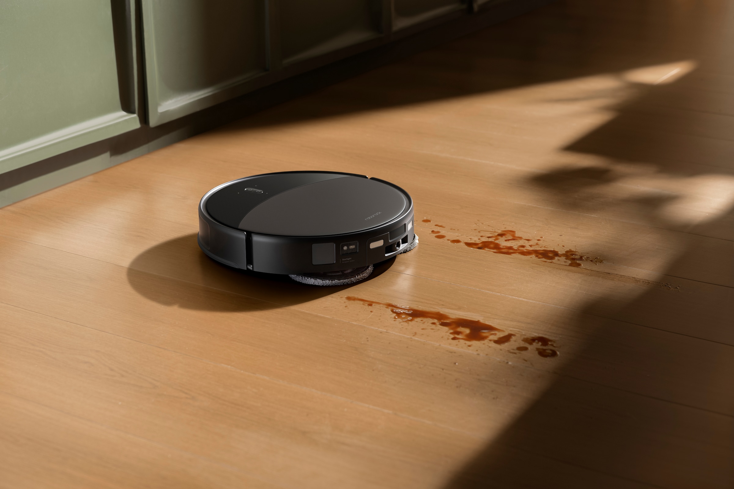 Roborock Saugroboter »mit Wischfunktion Saros 20X mit 36.000 Pa, 7,98cm flach, Mop‑Abnahme« überwindet 8,8 cm hohe Schwellen, StarSight 2.0 Navigationssystem