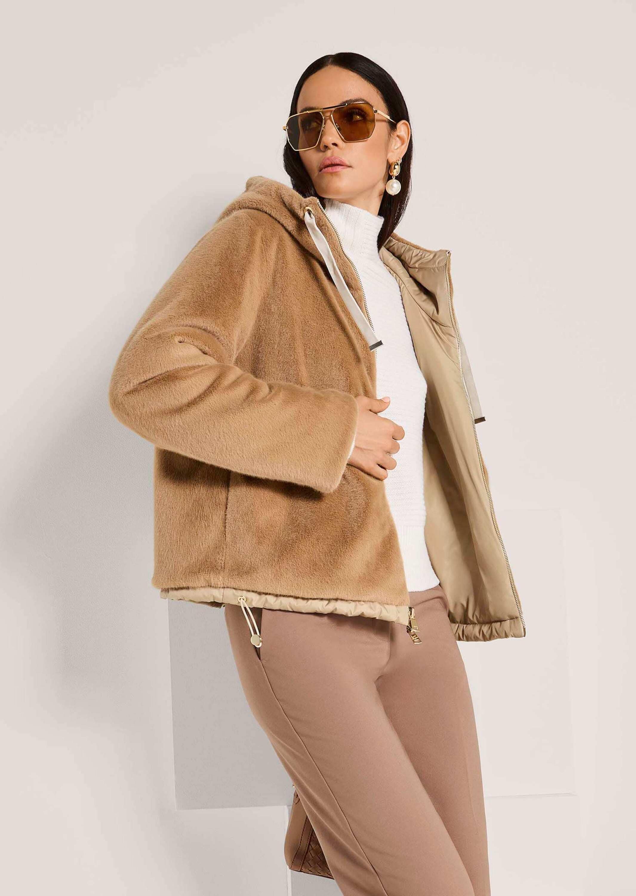 MADELEINE Kurzjacke »Wendejacke Webpelz-Mantel mit doppeltem Look« Wendejacke, Webpelz, Kaputze