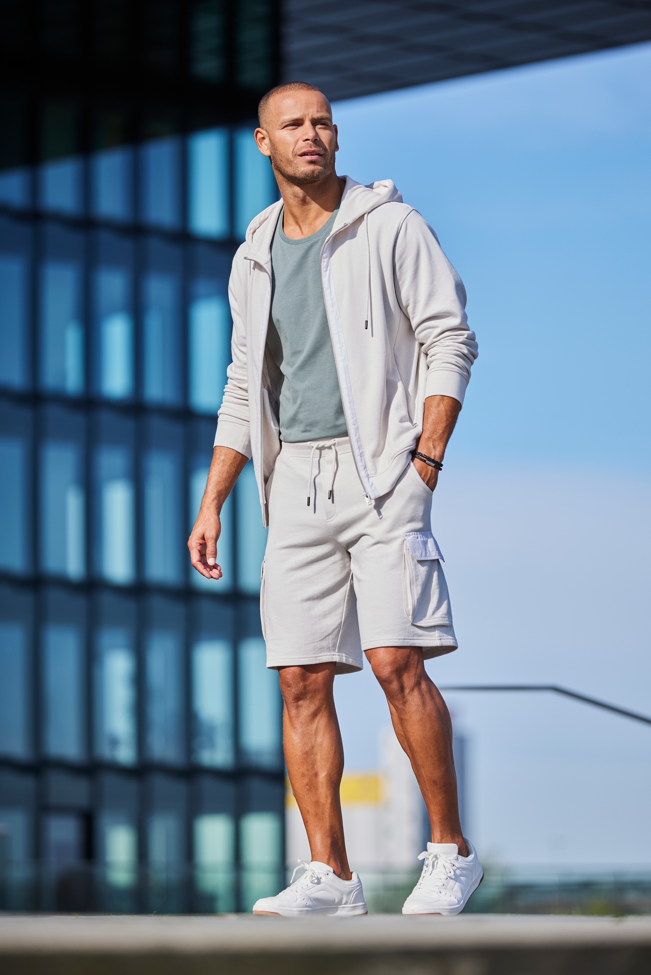AUTHENTIC LE JOGGER Sweatshorts, Cargotaschen mit Webdetails
