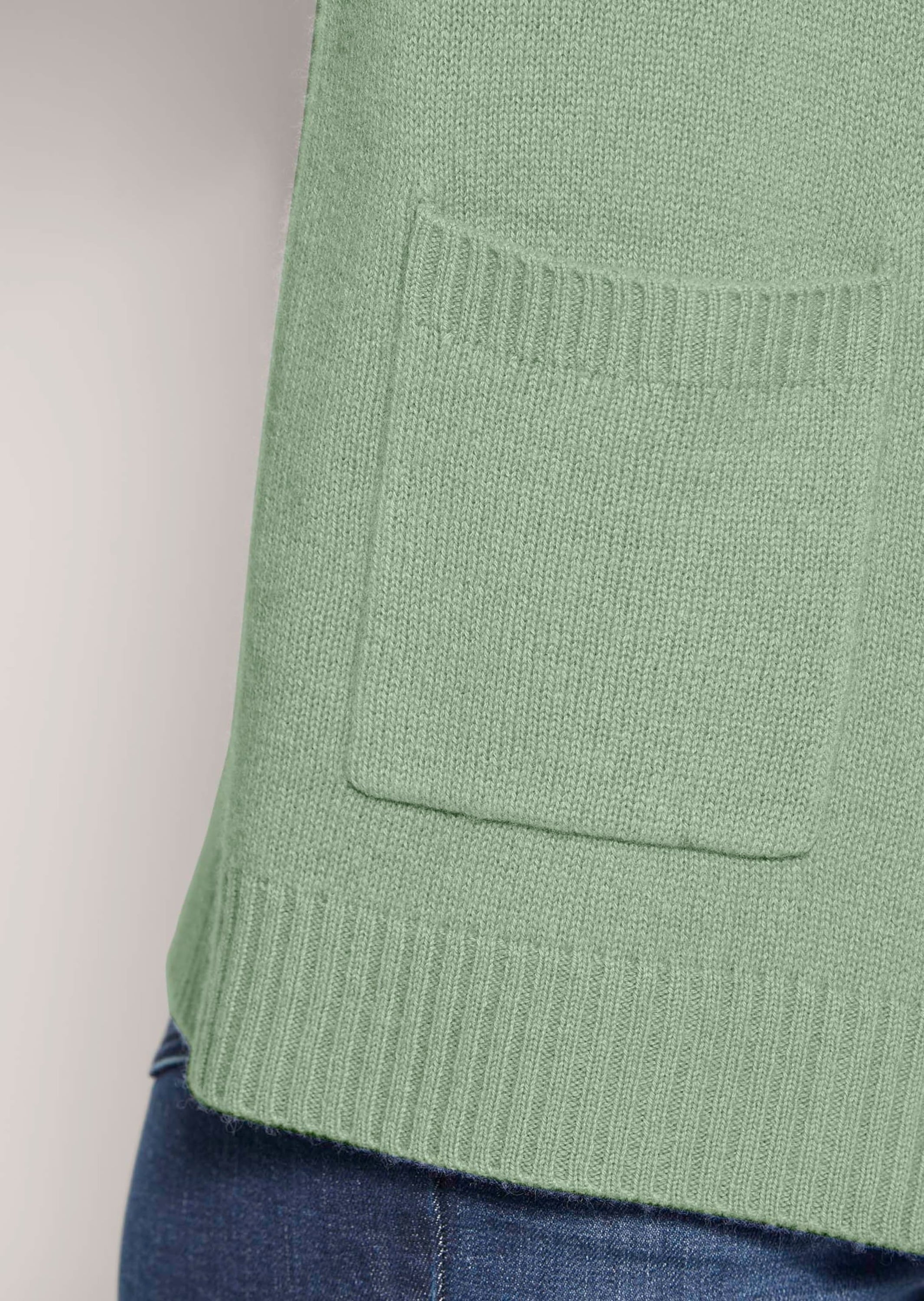 MADELEINE Strickjacke »Strickjacke Verkürzte Schurwolljacke mit Stehkragen«