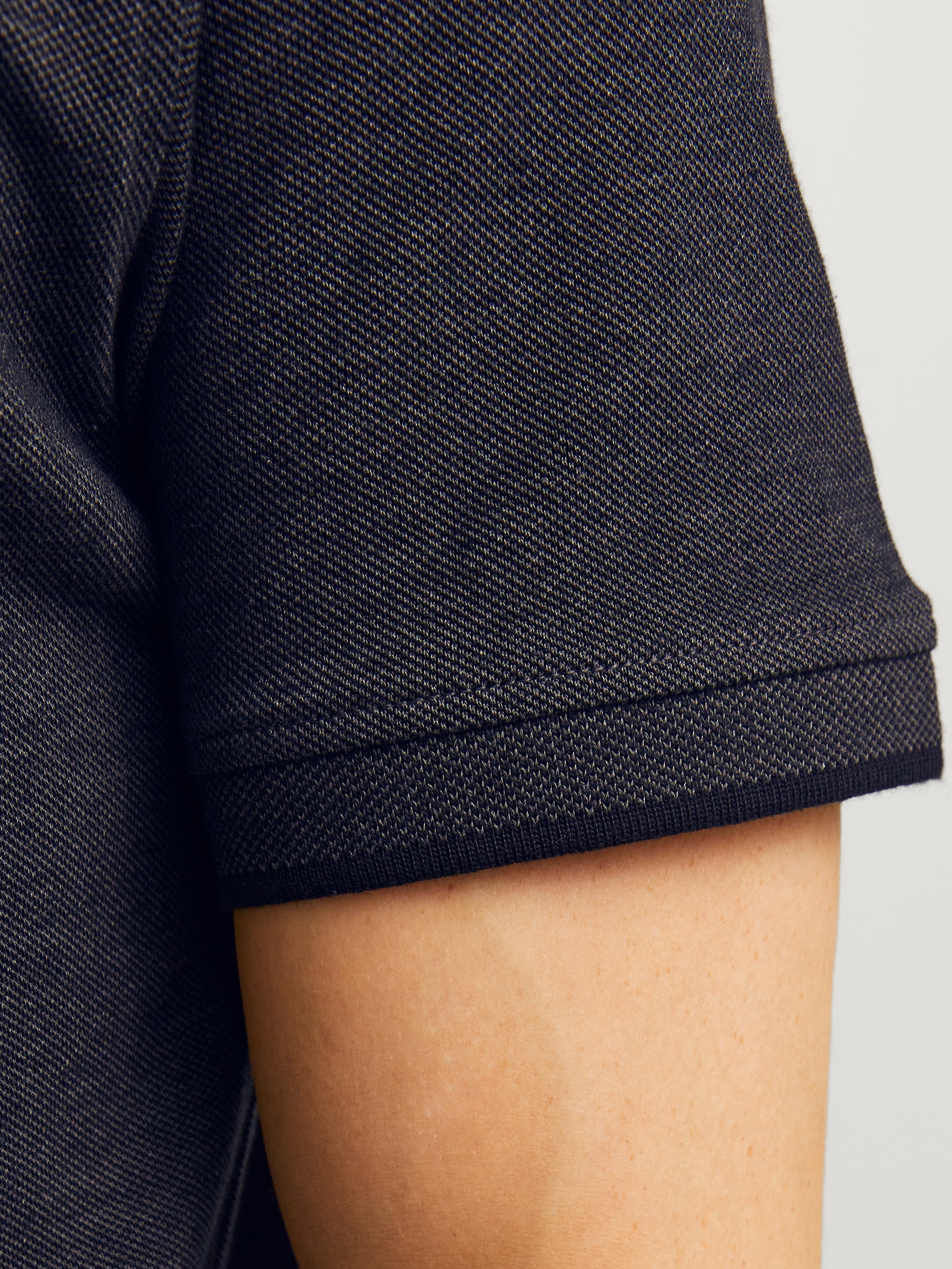 Jack & Jones Poloshirt »JJEPAULOS  Poloshirt mit klassischem Kragen und figurbetonter Form« Logostickerei, modisch, schmal, Baumwolle, Polokragen