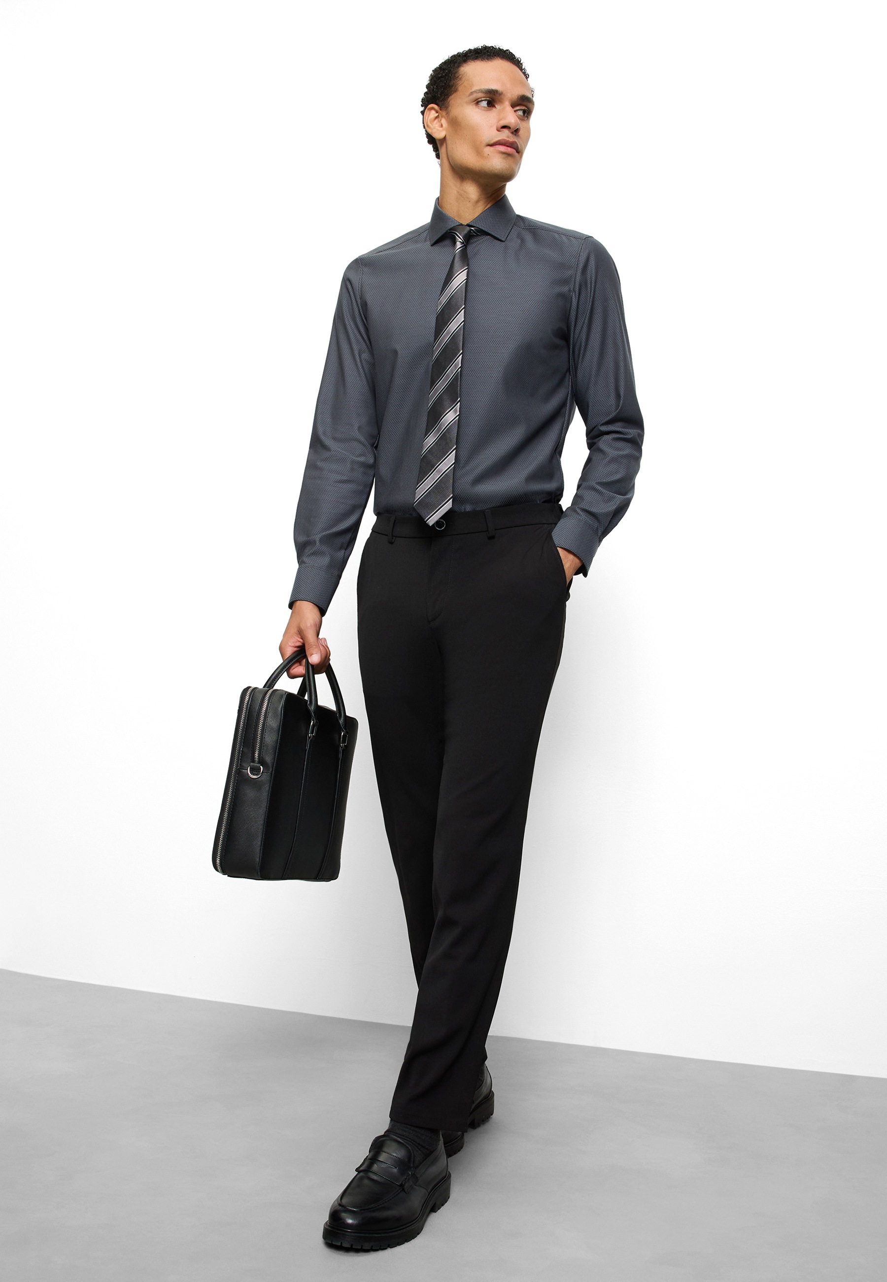 OLYMP Langarmhemd »Level 5« Businesshemd, body fit, Royal-Kentkragen, unifarben