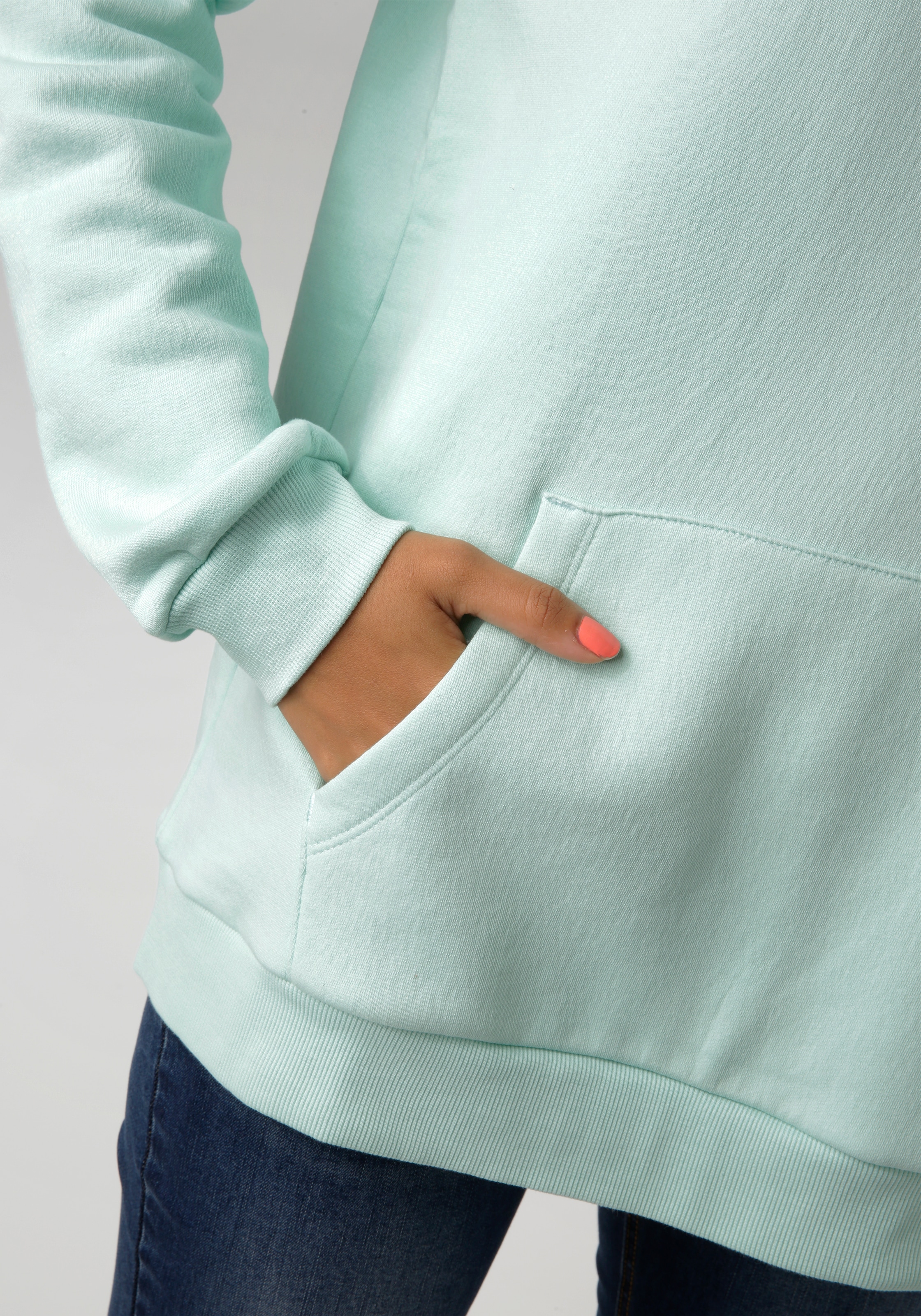 Aniston CASUAL Kapuzensweatshirt, mit Smiley im Rücken