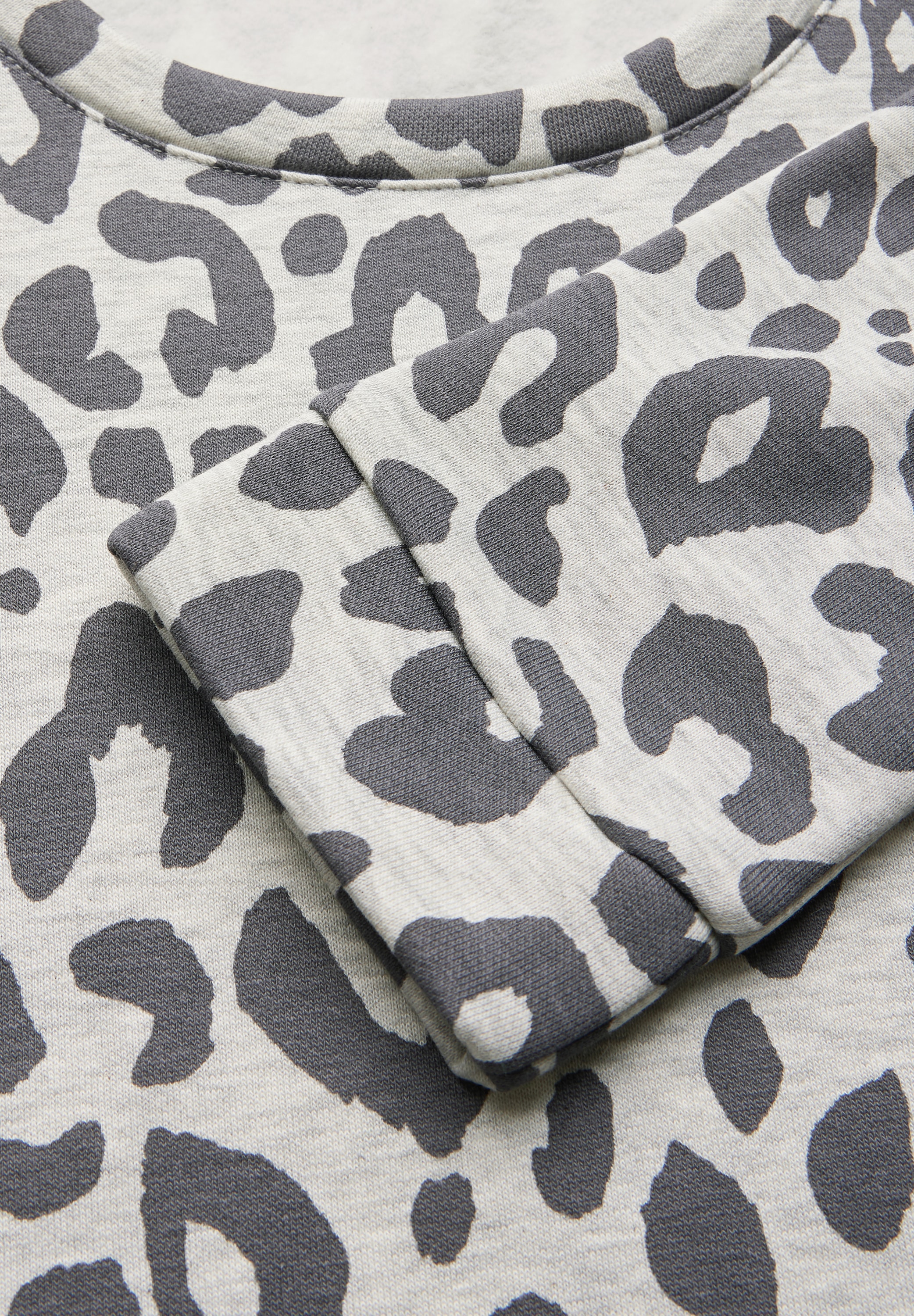 STREET ONE Sweatshirt, mit Leo-Muster
