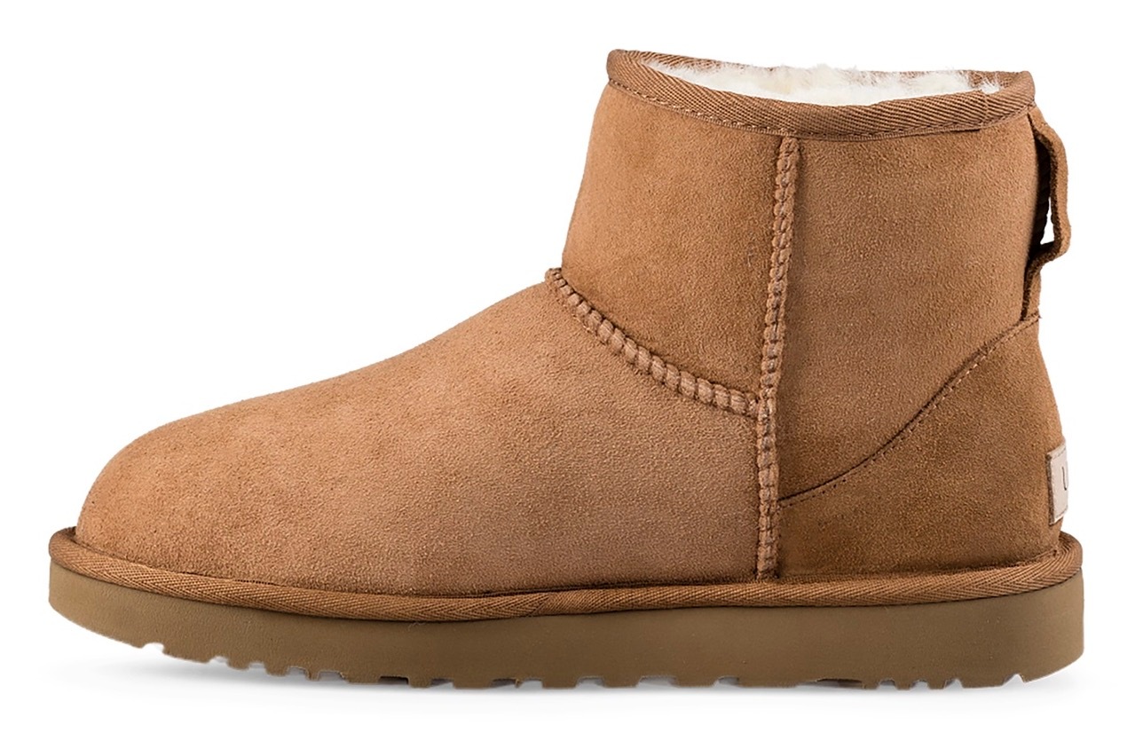 UGG Winterboots »Classic Mini 2«, Snowboots, Winterstiefel, Schlupfstiefel mit Lammfell, Weite schmal