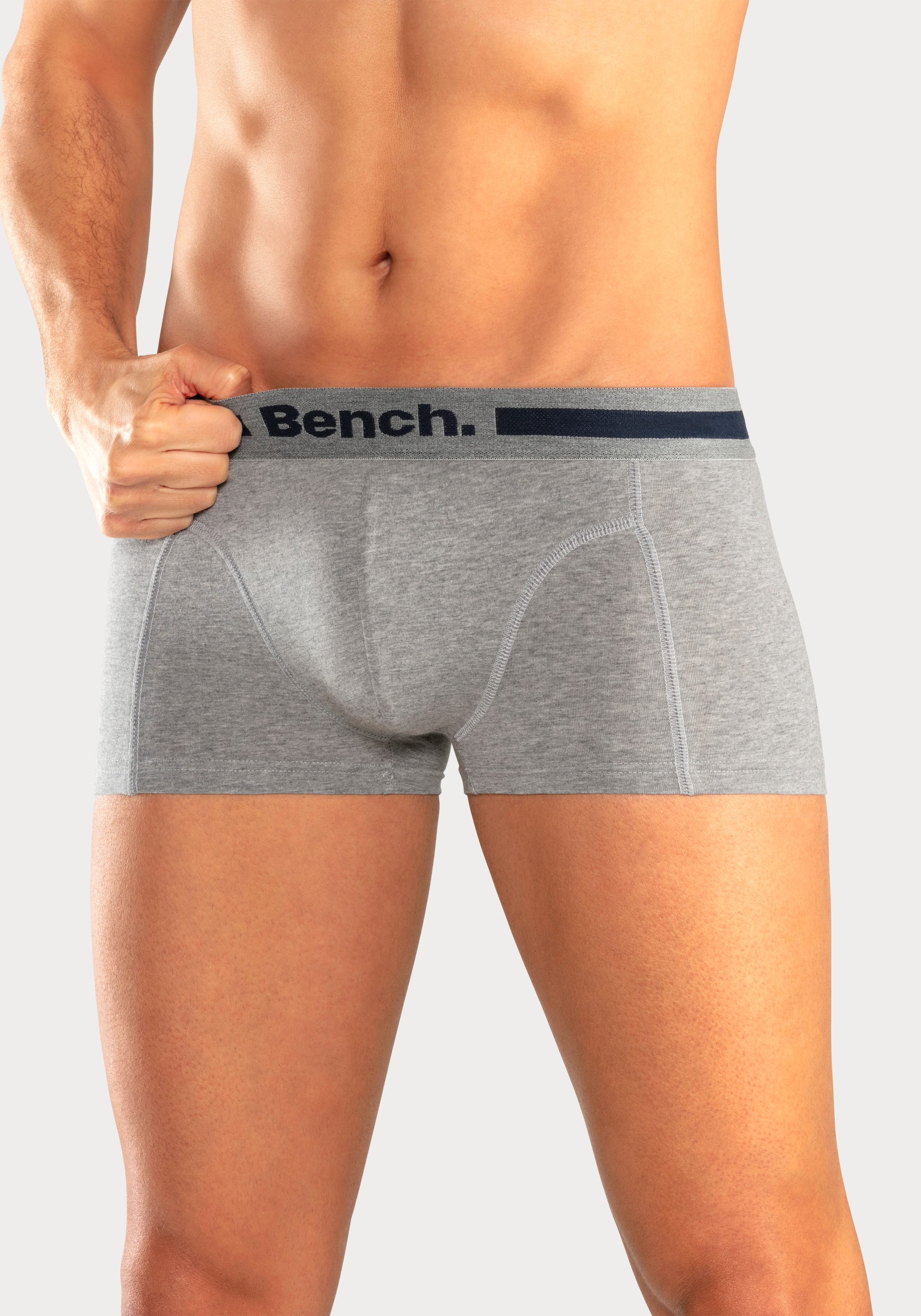 Bench. Hipster, (Packung, 4 St.), knapp sitzende Boxershorts aus Baumwollmischung