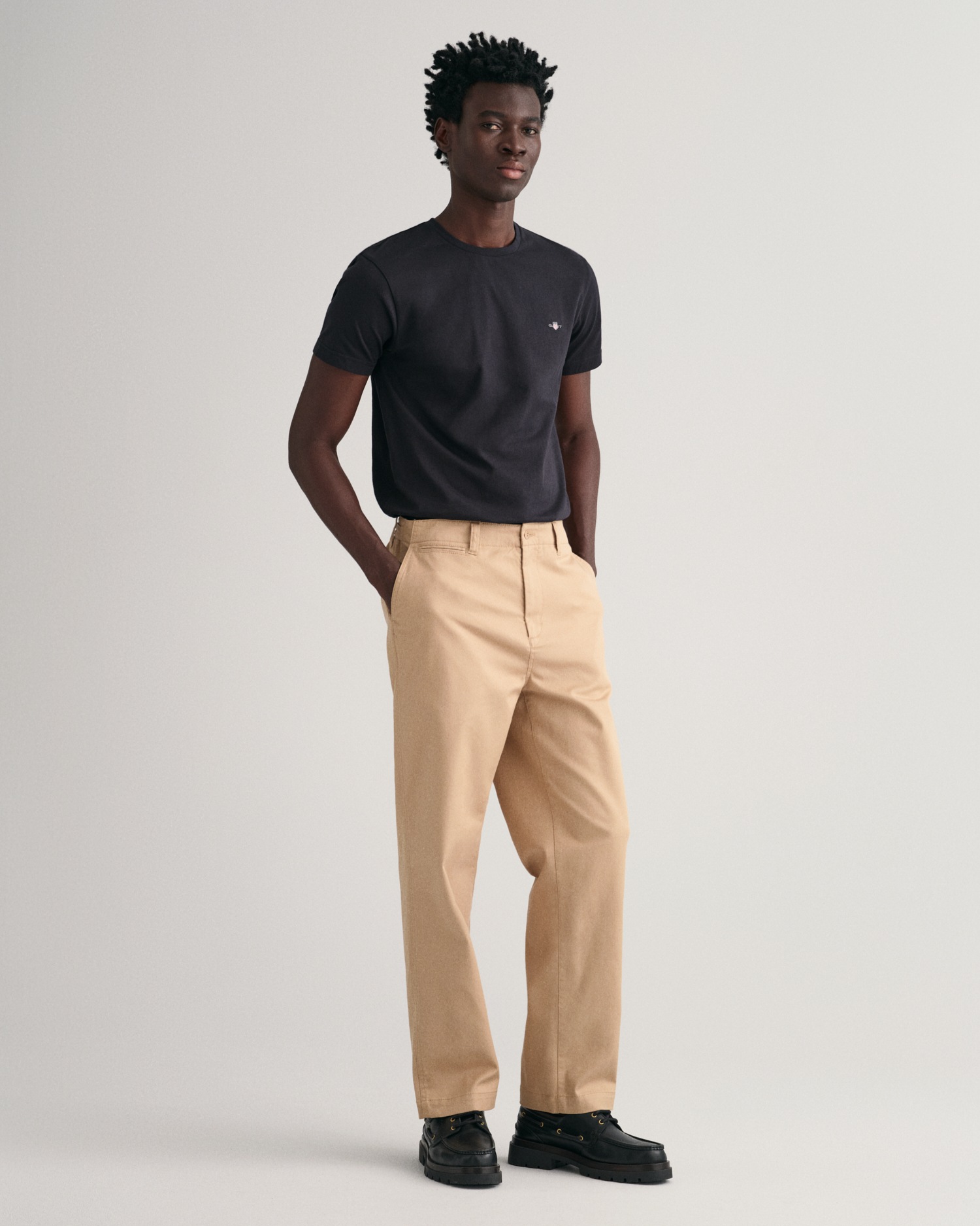 Gant T-Shirt »SLIM SHIELD SS T-SHIRT«, mit Logostickerei auf der Brust