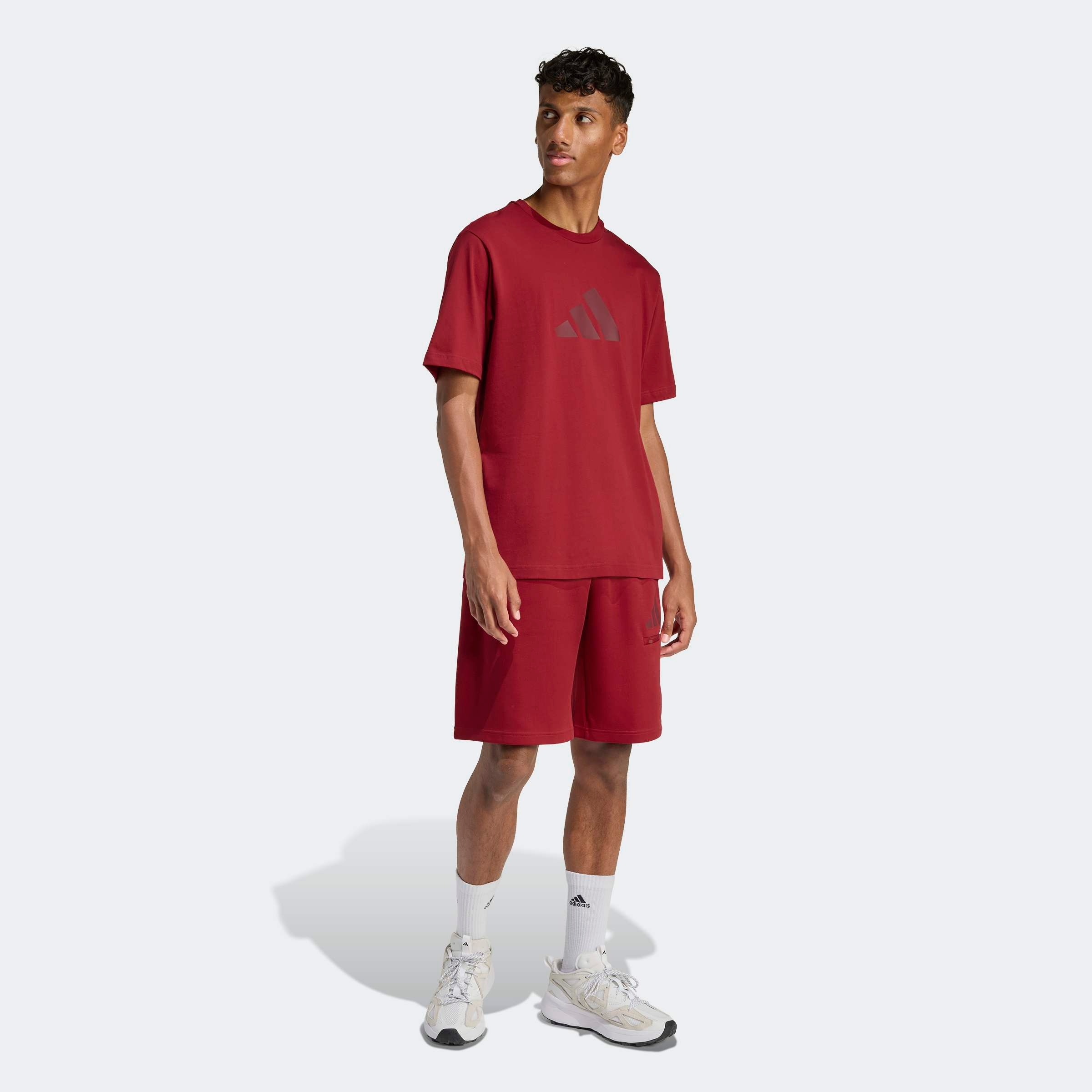adidas Sportswear T-Shirt »FUTURE ICONS SMALL LOGO« sportlicher Stil, mit kleinem 3-Streifen Logo, Kurzarm