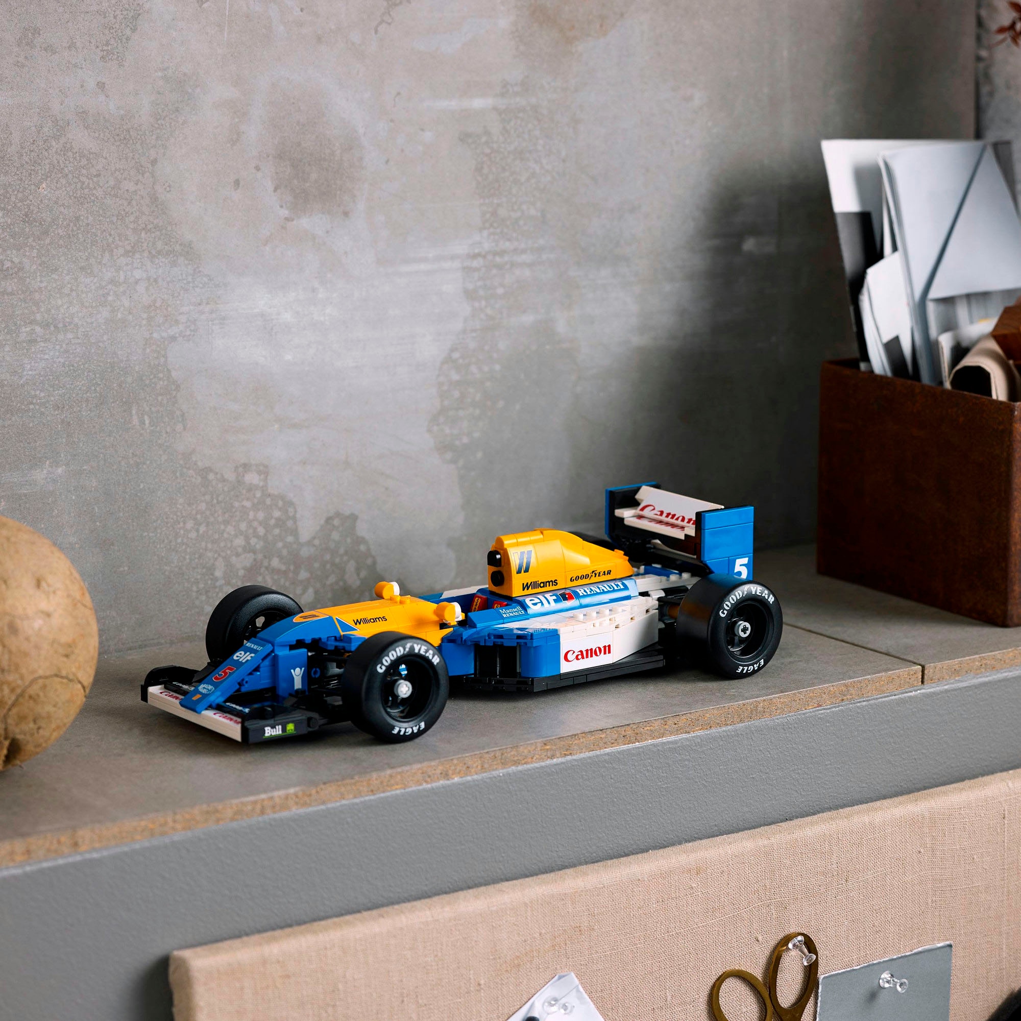 LEGO® Konstruktionsspielsteine »Williams Racing FW14B mit Nigel Mansell (10353), LEGO® Icons«, (799 St.), Made in Europe