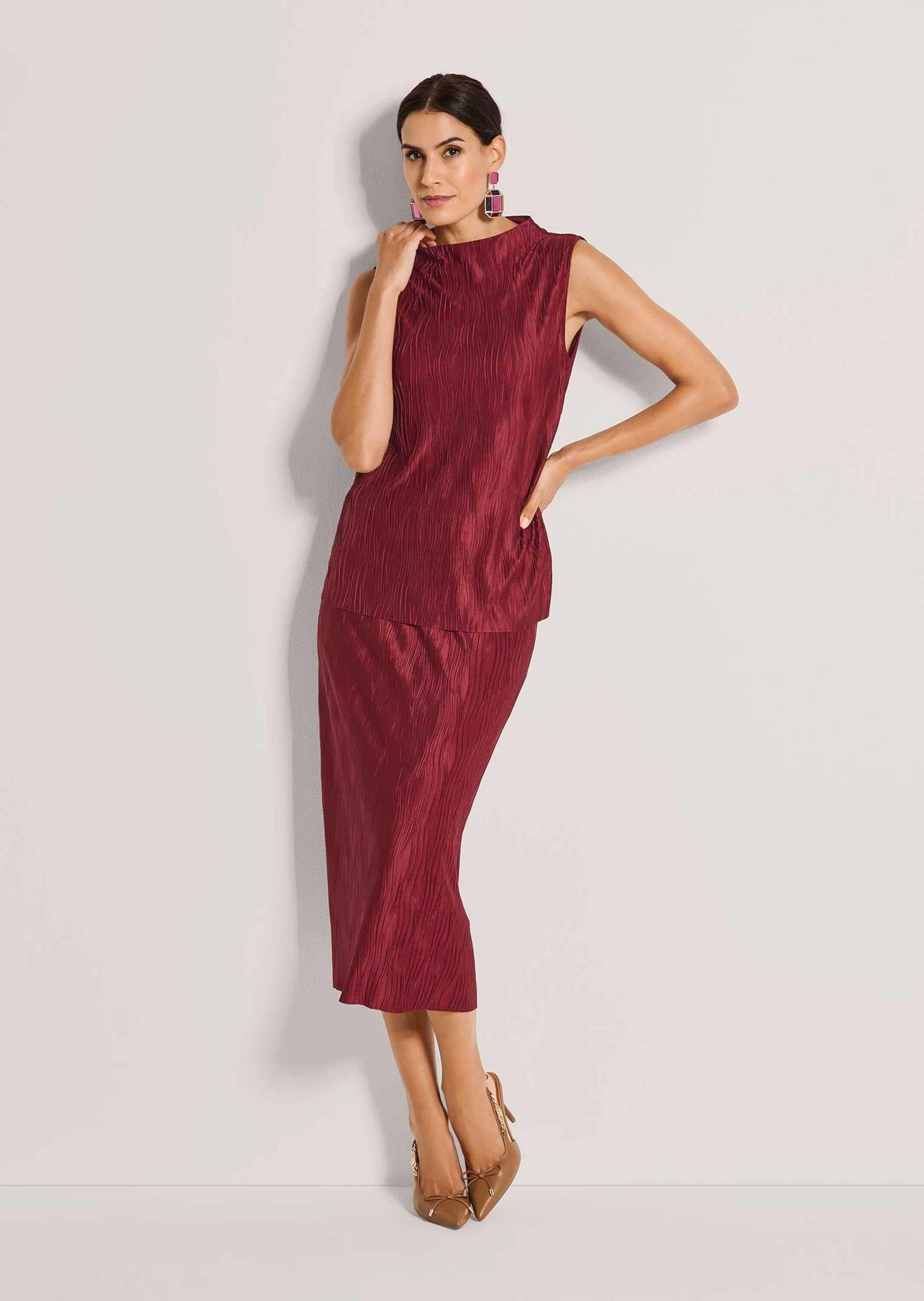 MADELEINE Kurzarmshirt »Shirt Kurzarm-Bluse mit Stehkragen, strukturiert« Offene Saumkante