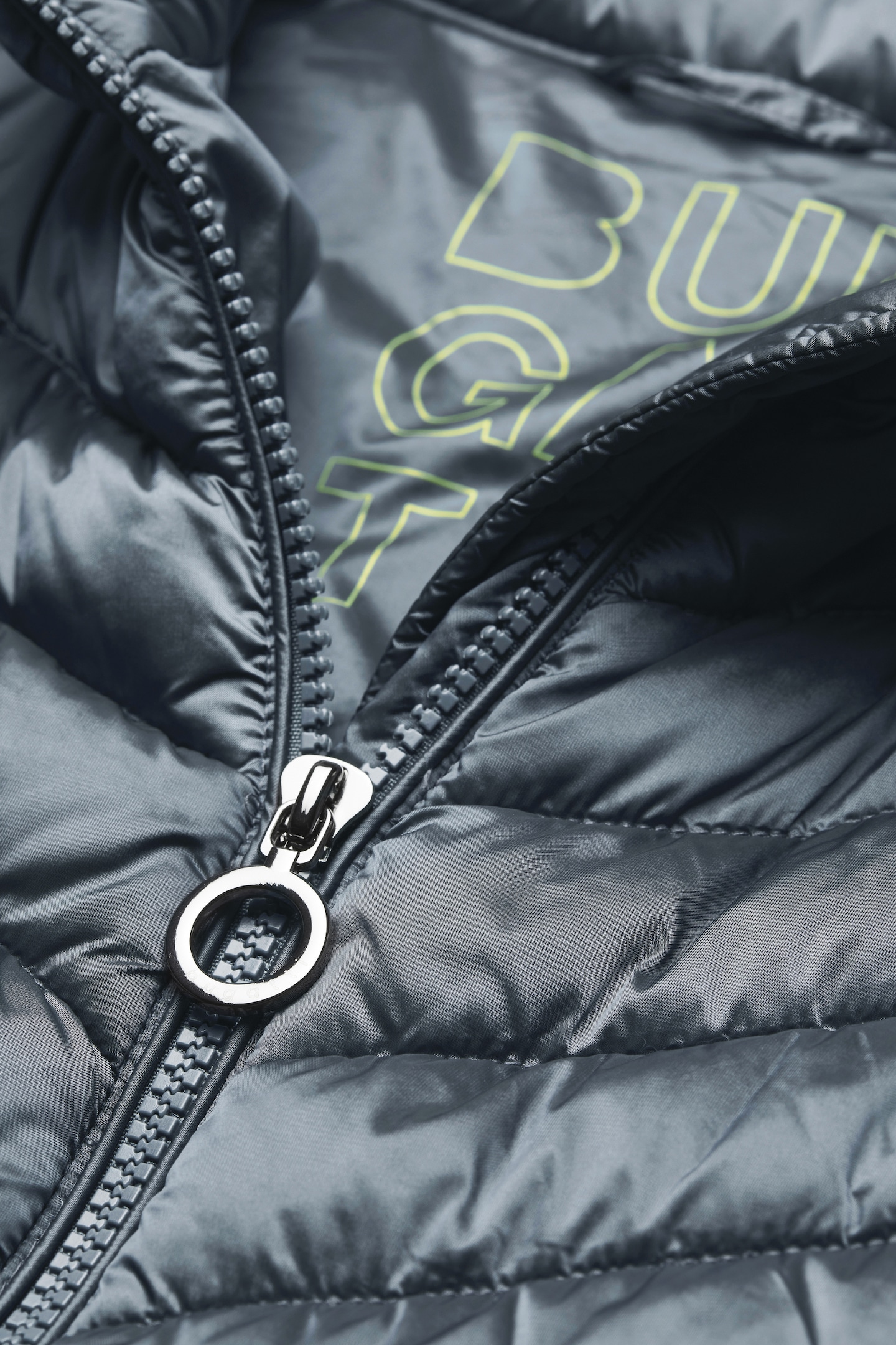 bugatti Langjacke, ohne Kapuze, mit femininem Steppbild
