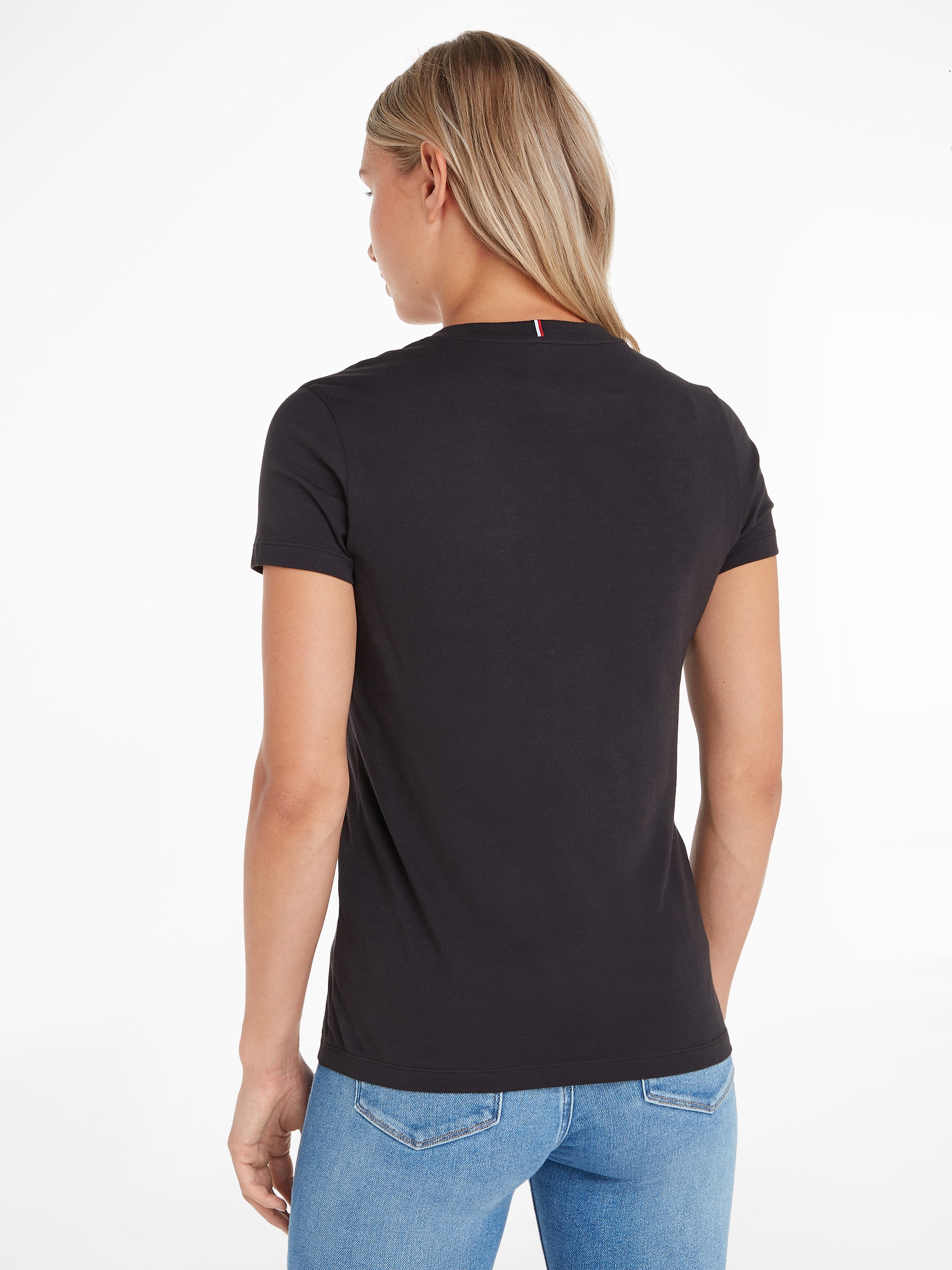 Tommy Hilfiger T-Shirt »HERITAGE V-NK TEE«, mit Tommy Hilfiger Logo-Flag auf der Brust