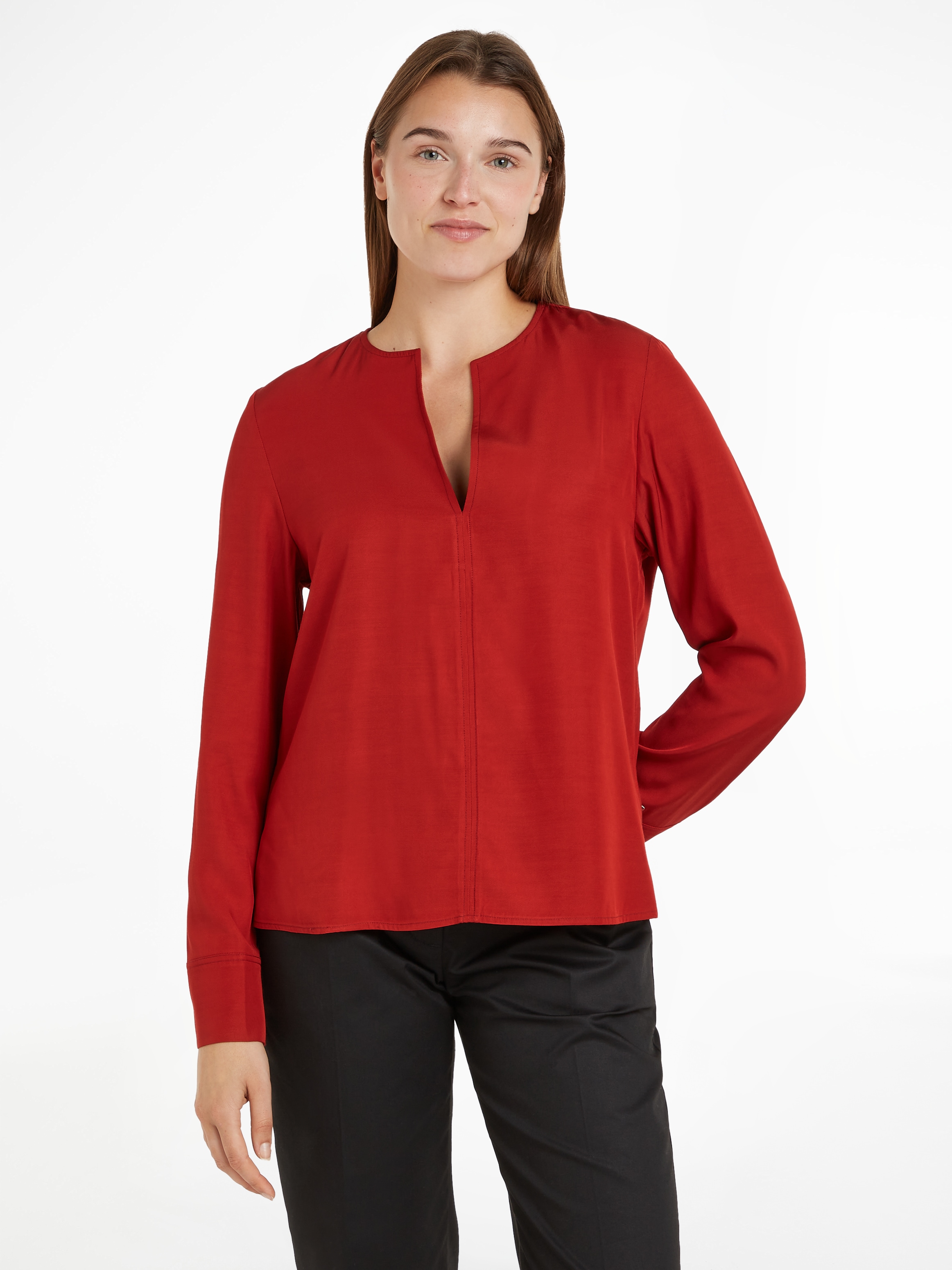 Klassische Bluse »VISCOSE REGULAR V-NECK LS BLOUSE«, mit Tommy Hilfiger Flagge