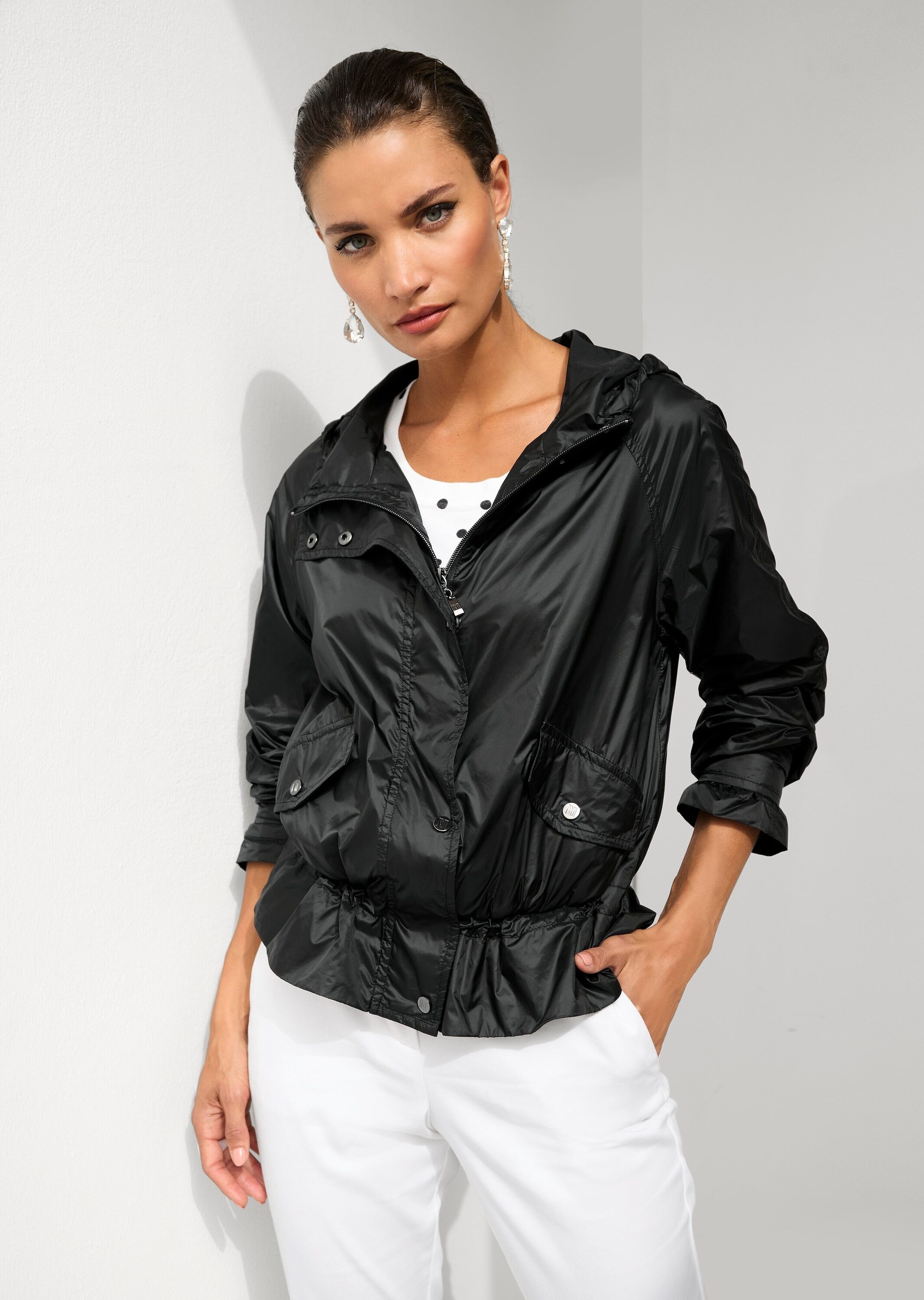 MADELEINE Kurzjacke »Jacke Outdoorjacke mit Kapuze, Raglanärmel«
