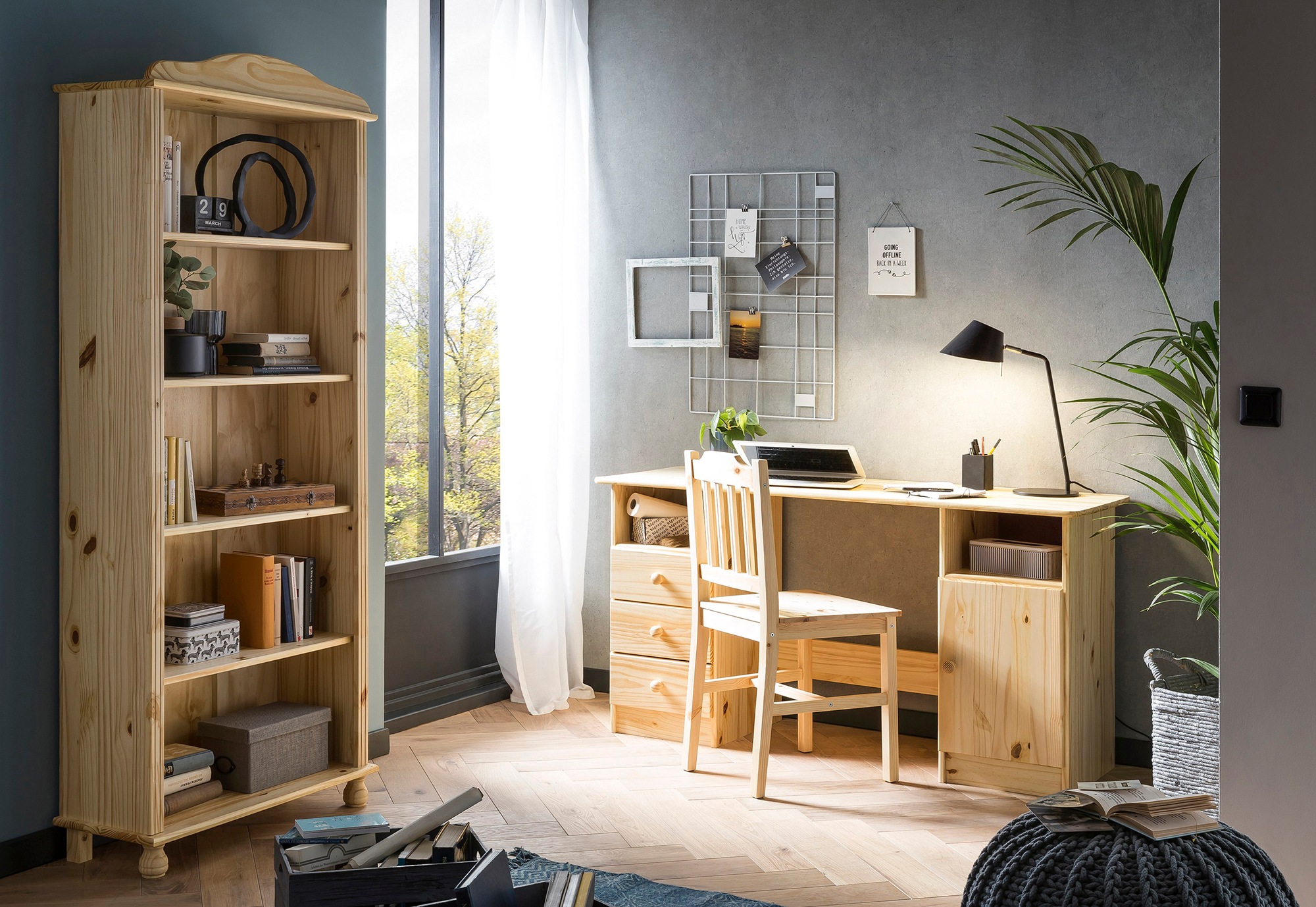 Home affaire Schreibtisch »Chur«, Gefertigt aus massivem Kiefernholz, Home office