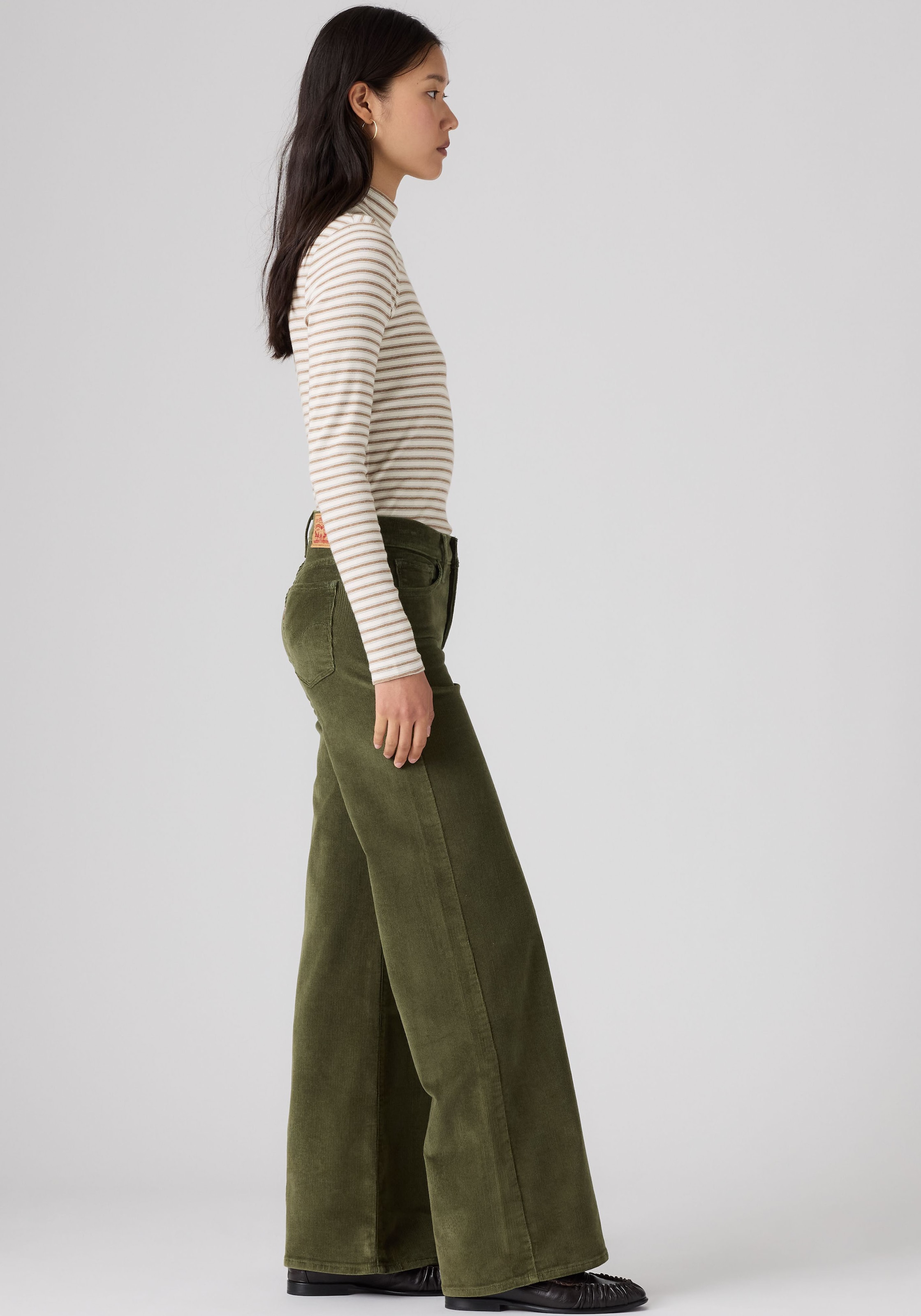 Levi's® Cordhose »318 SHAPING WIDE LEG«  mit weitem Bein - Wide Leg