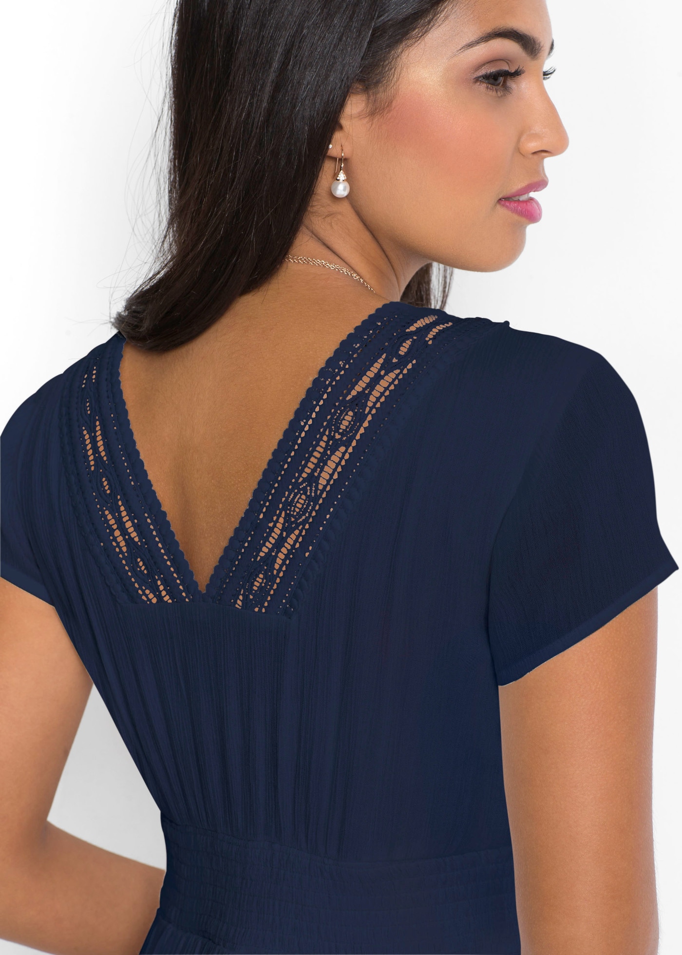 bonprix Maxikleid eleganter Stil, mit gehäkelter Spitze, aus Viskose, Loose Fit