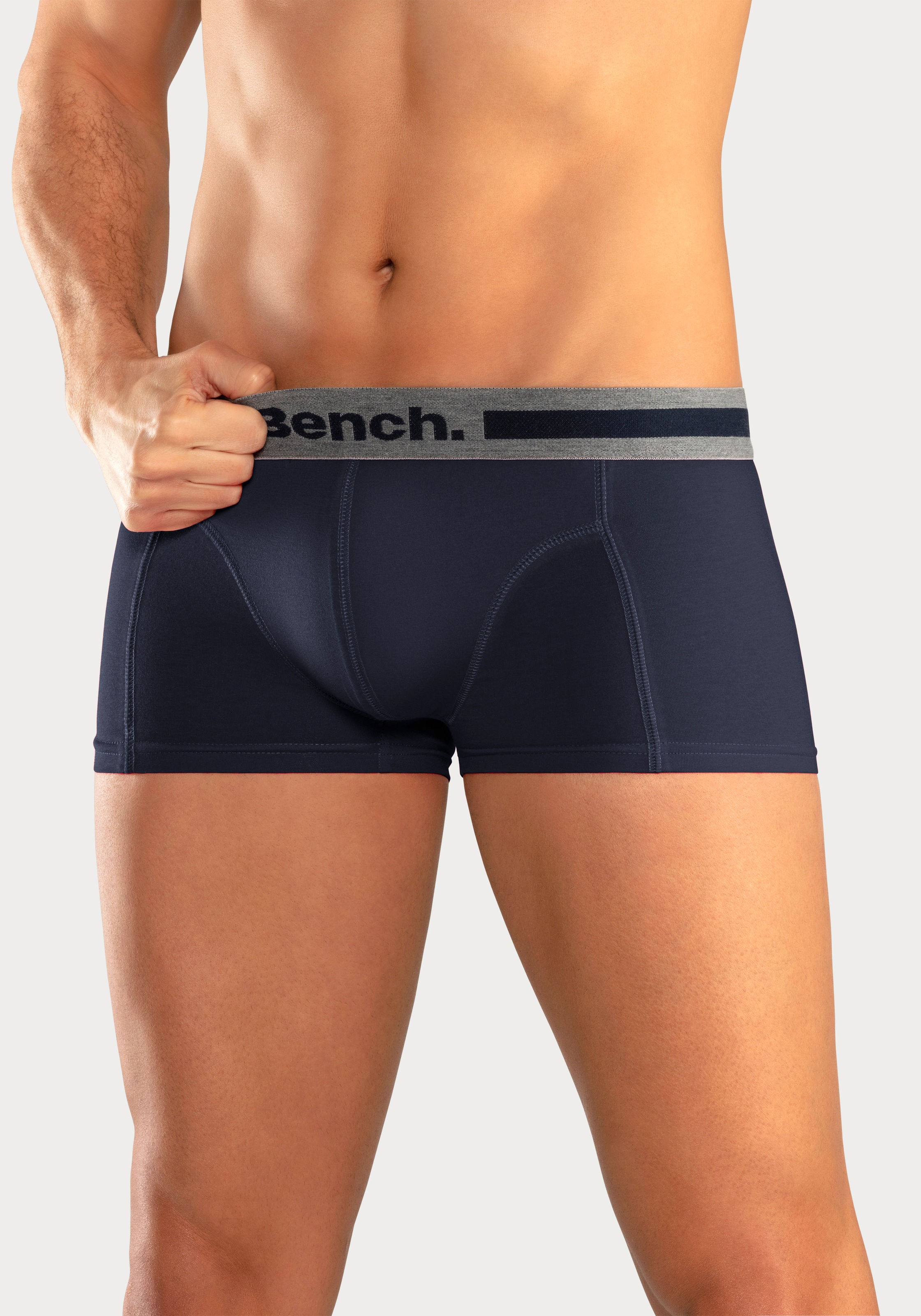 Bench. Hipster, (Packung, 4 St.), knapp sitzende Boxershorts aus Baumwollmischung