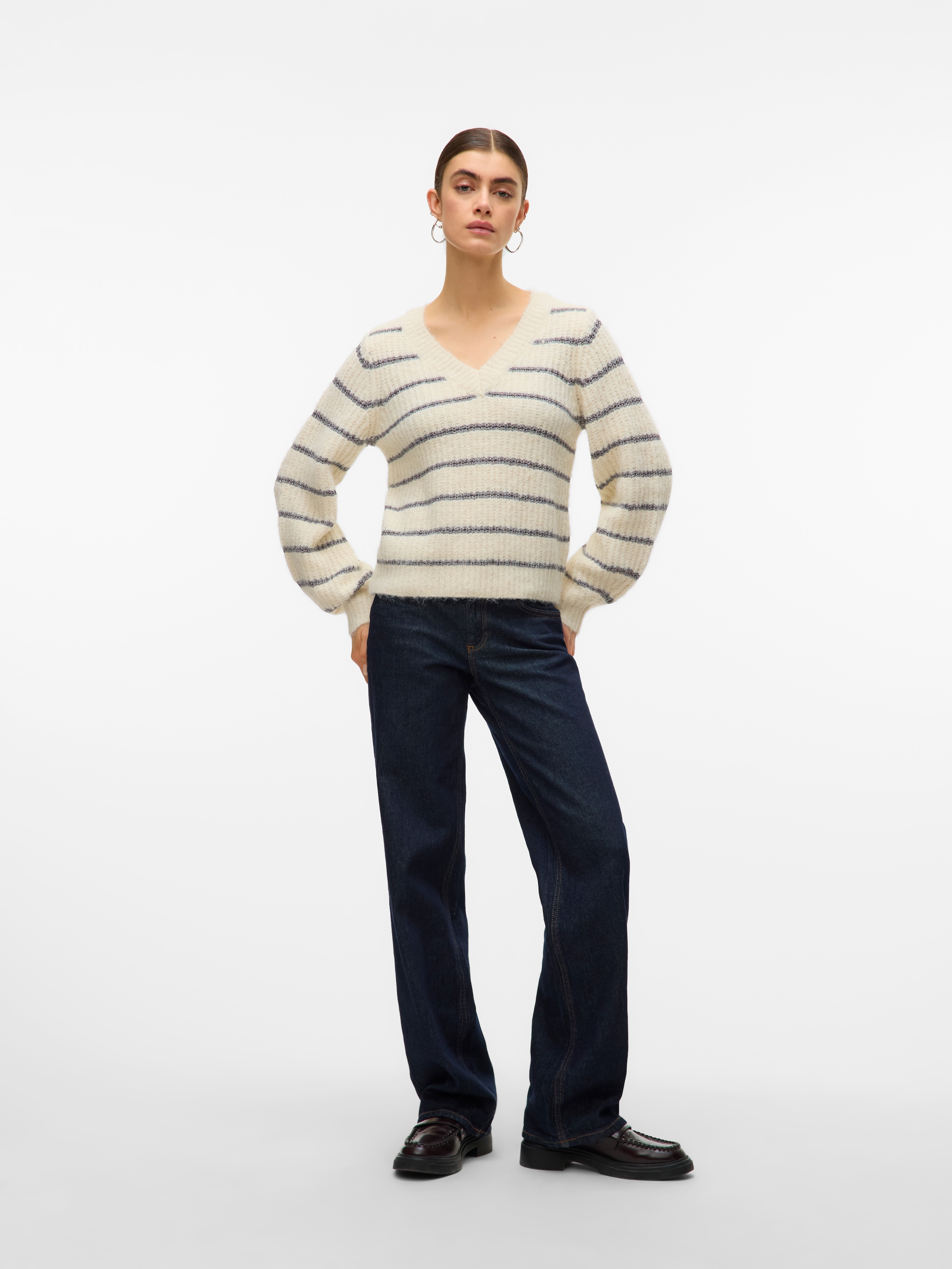 Vero Moda V-Ausschnitt-Pullover »VMAWESOME SHINE LS V-NCK STRIPE PULL BOO« mit Glitzer-Effekt