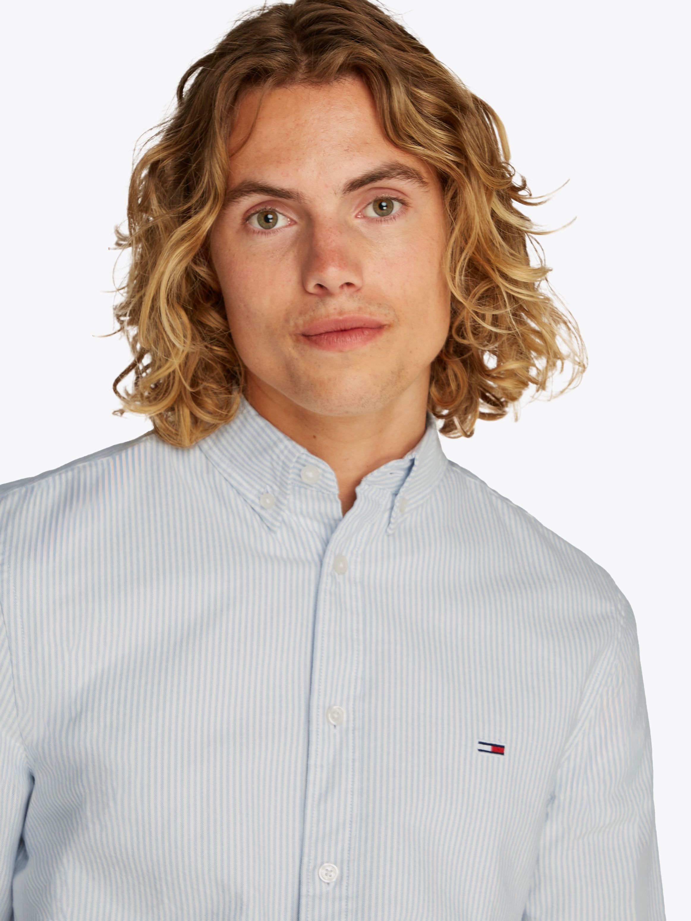 Tommy Jeans Langarmhemd »TJM SLIM STRIPE OXFORD SHIRT EXT«, Mit Button-Down-Kragen