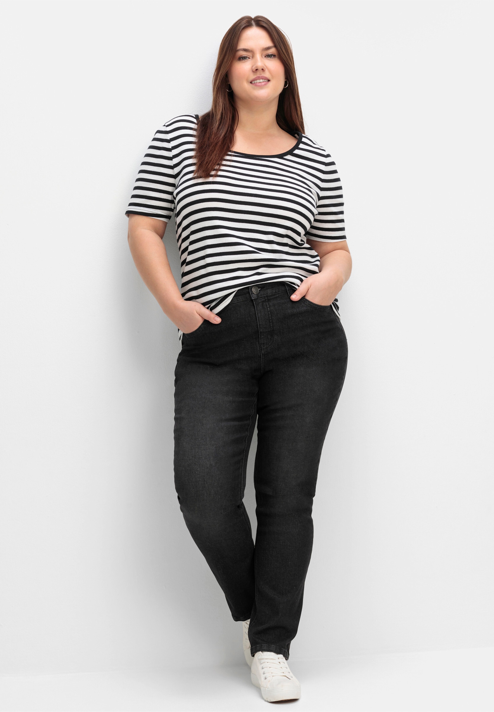 Sheego 5-Pocket-Jeans »Stretch-Jeans Gerade Jeans mit TruTemp365® Fasern« mit funktionellen TruTemp365® Fasern
