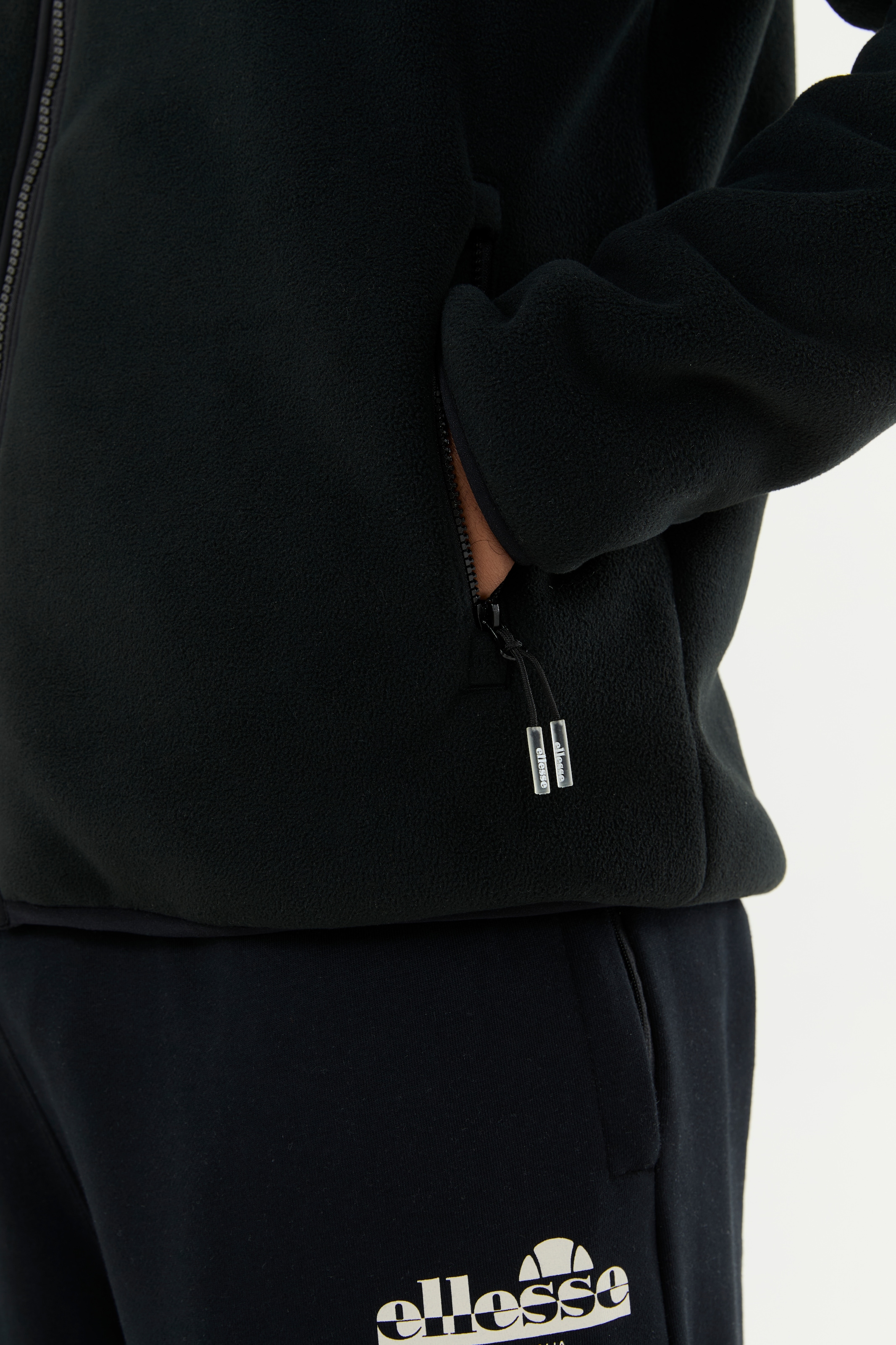 Ellesse Fleecejacke »MONTERRAS FZ JACKET« Weiches Sherpa-Fleece, Sportliche Kontrastdetails, Silikonlogo