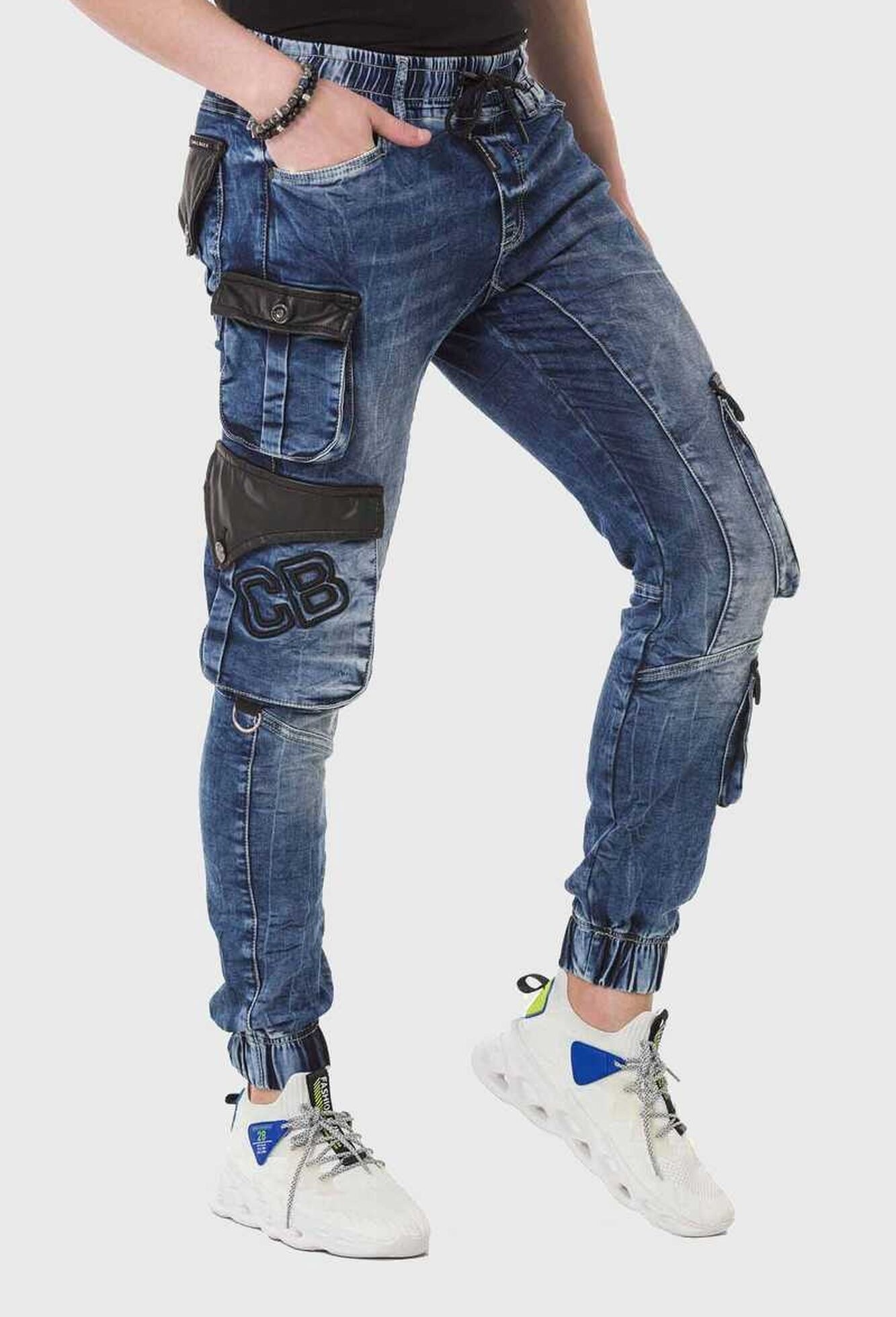 Cipo & Baxx Cargojeans »Cipo & Baxx Hose« Lässige Details und Applikationen