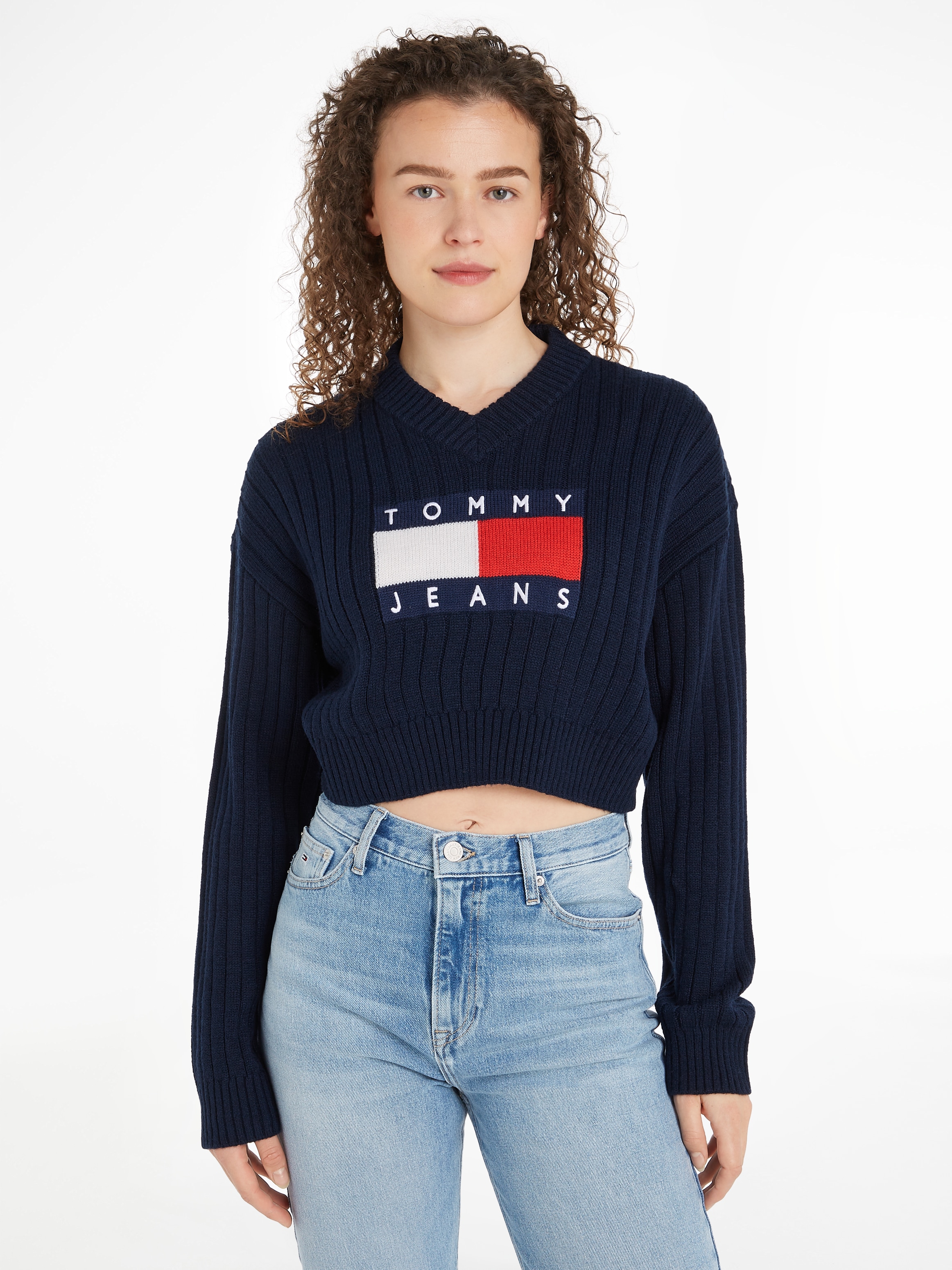 Strickpullover »TJW VNCK CENTER FLAG SWEATER EXT«, mit Tommy Jeans Center Logo-Flag