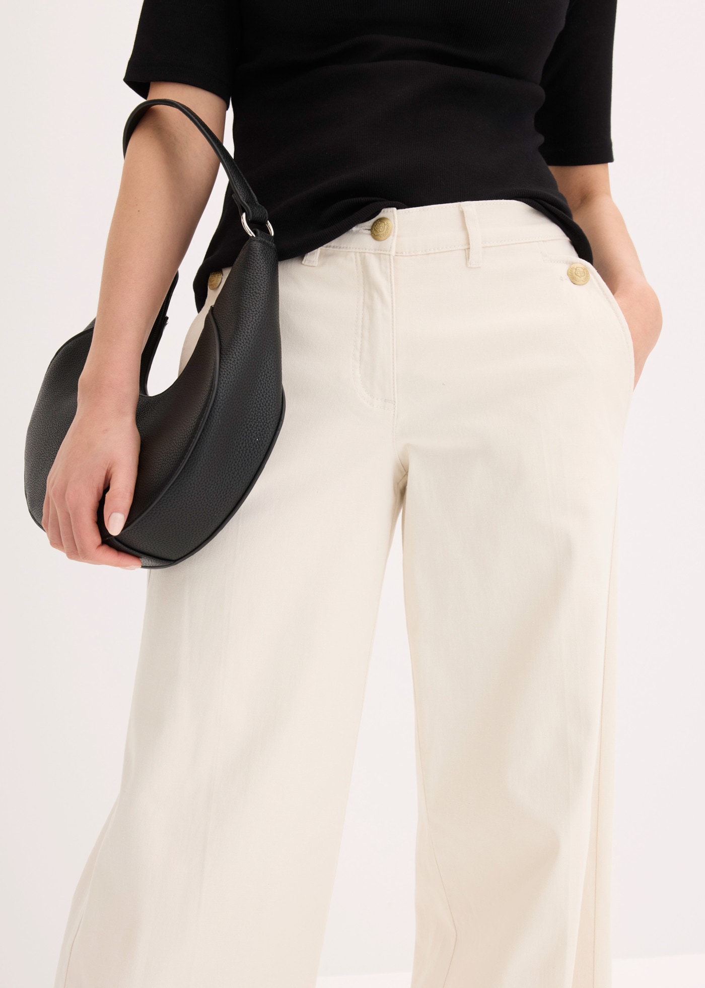 bonprix Webhose  Wide Leg Schnitt, Loose Fit Passform, mit Schmückknöpfen