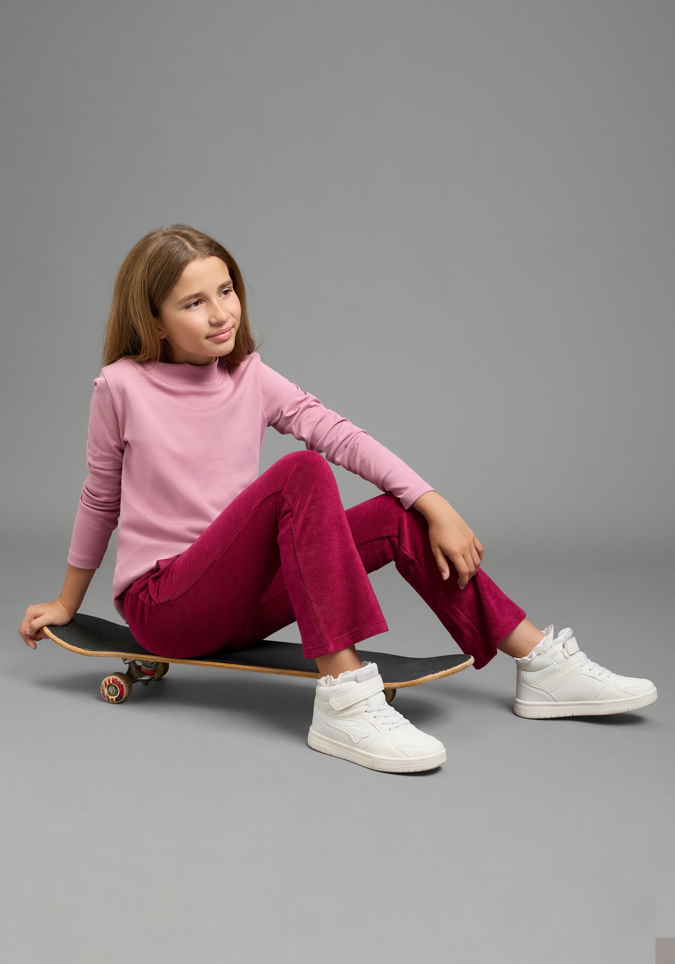 H.I.S Nickihose »Weiche H.I.S Nicki-Jogginghose mit leichte ausgestelltem Bein«  Kuschelweiche Nickihose, mit ausgestellter Beinform, lange Form