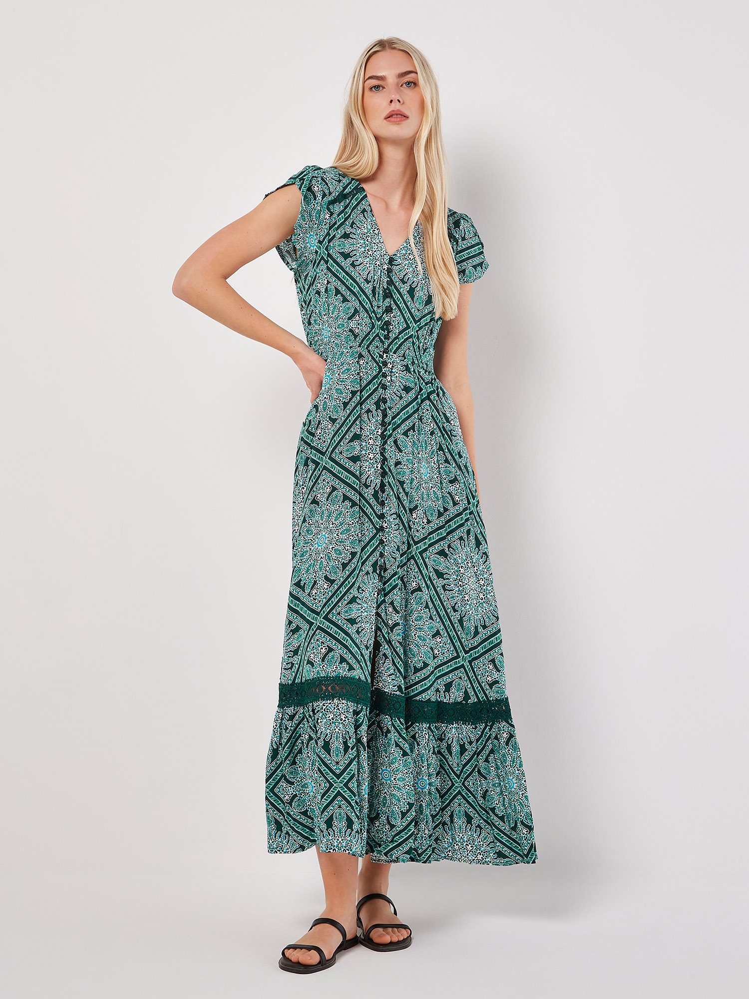 Apricot Maxikleid »Maxikleid« mit bestickter Bordüre