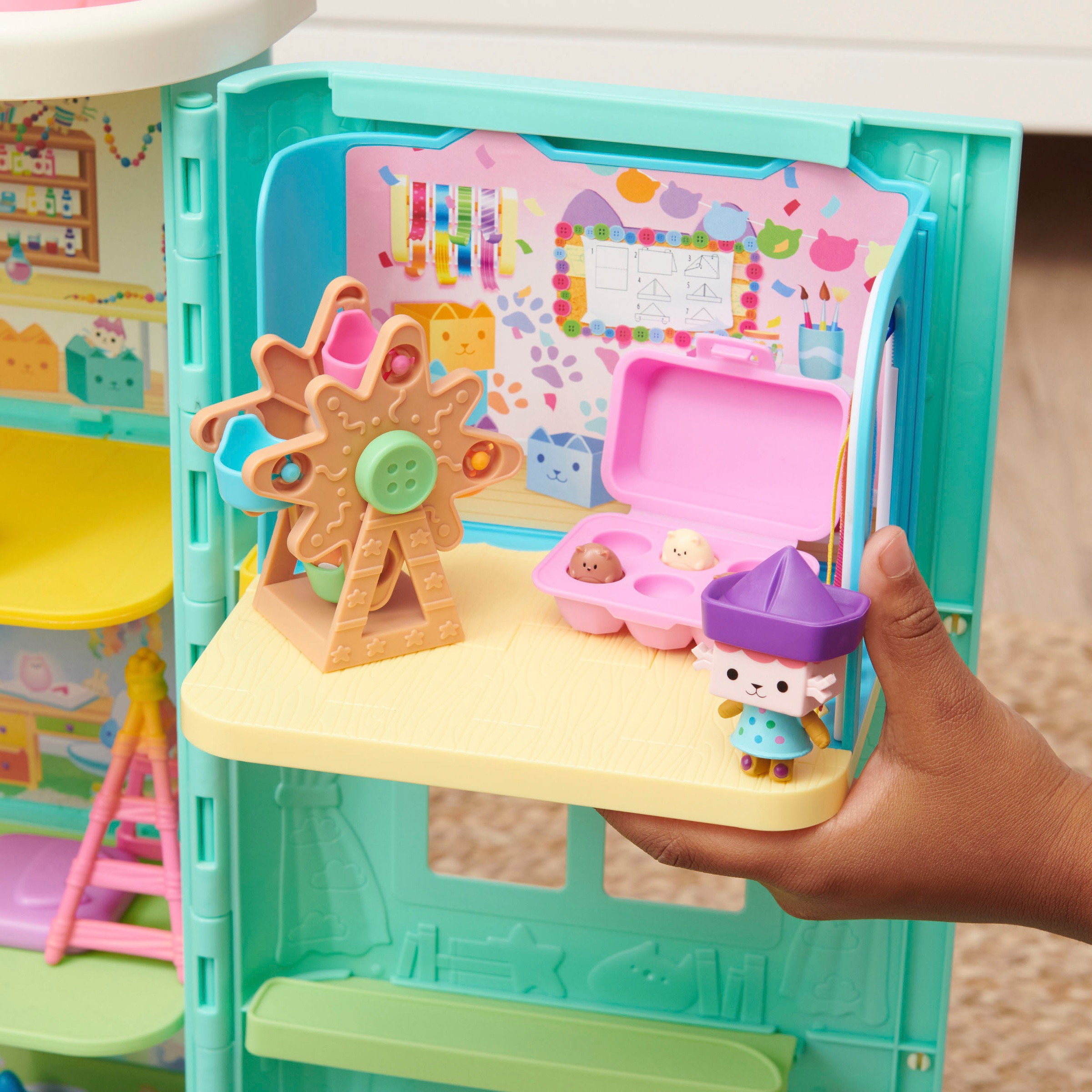 Spin Master Spielwelt »Gabby's Dollhouse – Deluxe Room – Baby Box' Bastelzimmer«
