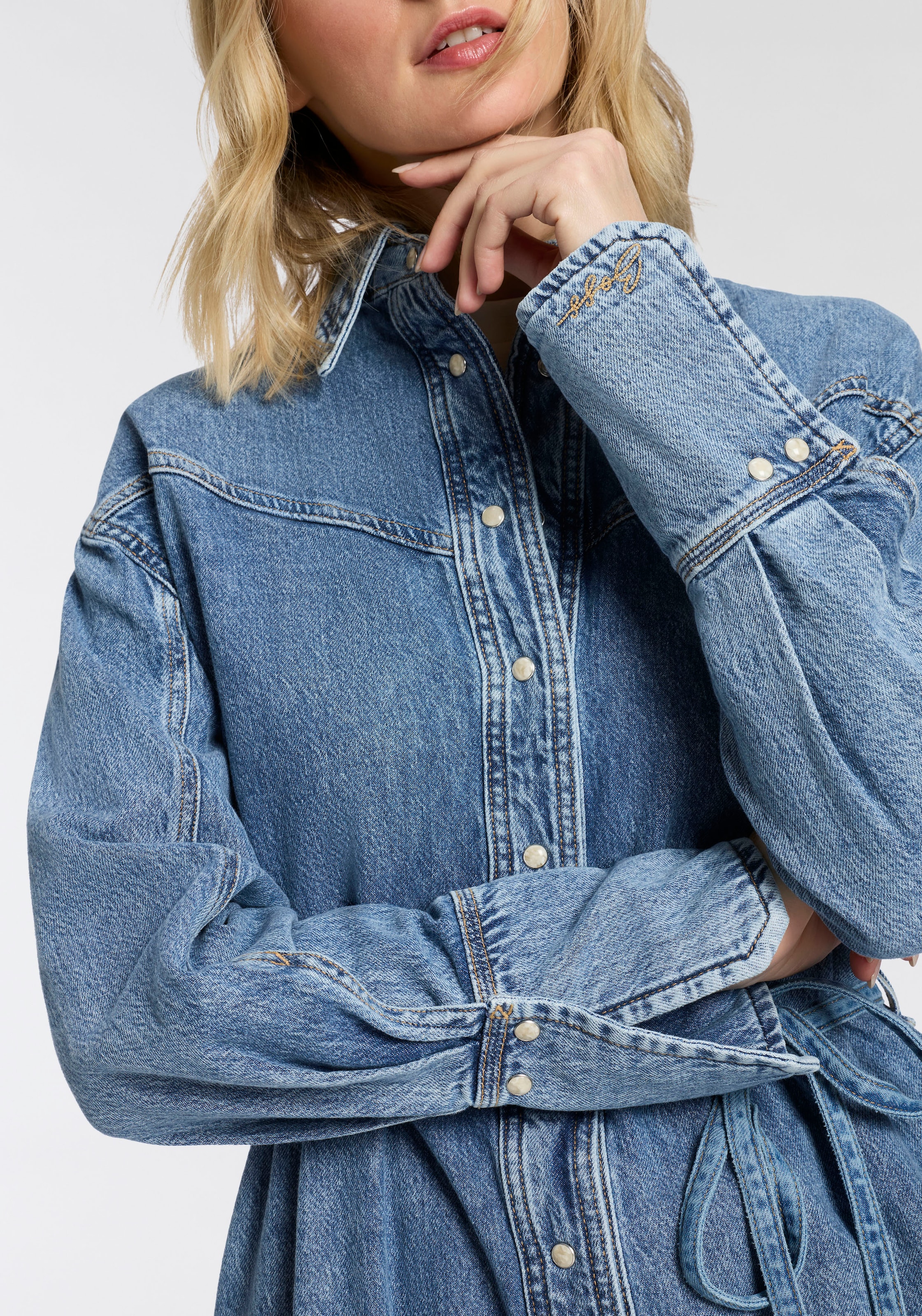 BOSS ORANGE Hemdblusenkleid »Shirtdress Premium Damenmode« Eingrifftaschen tailliert, Denim-Look