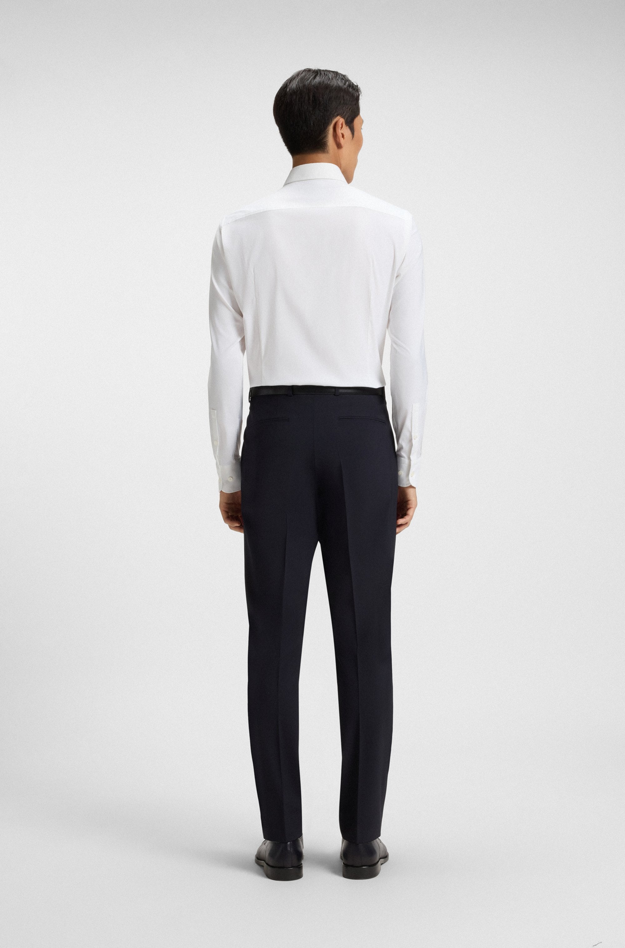 BOSS Businesshemd Slim-Fit, aus funktionalem Stretch-Twill, Kentkragen