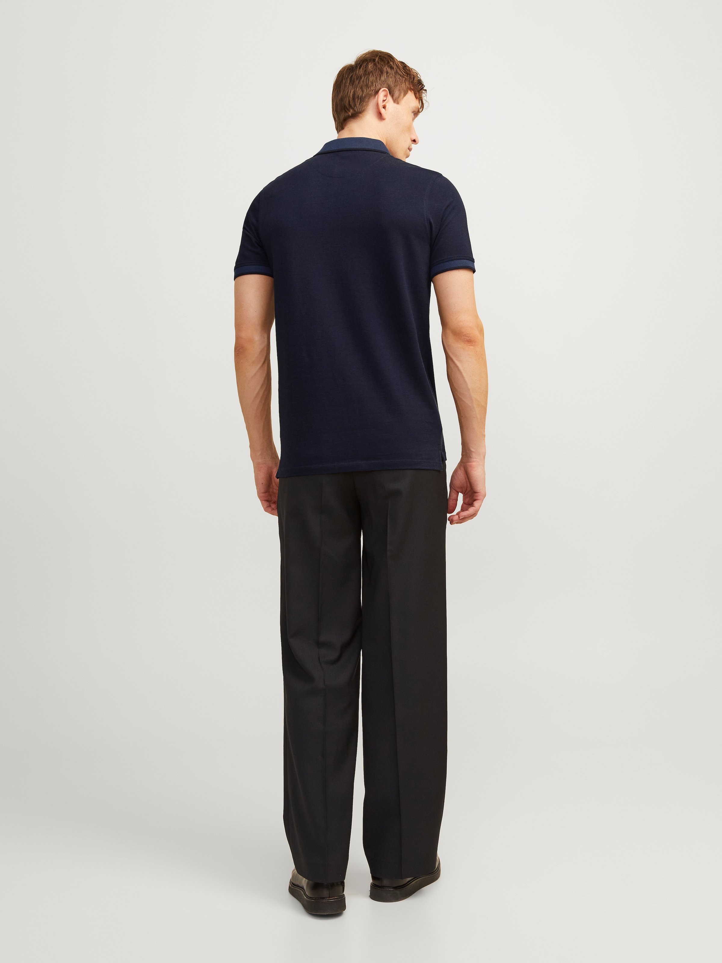 Jack & Jones Poloshirt »JJEPAULOS  Poloshirt mit klassischem Kragen und figurbetonter Form« Logostickerei, modisch, schmal, Baumwolle, Polokragen