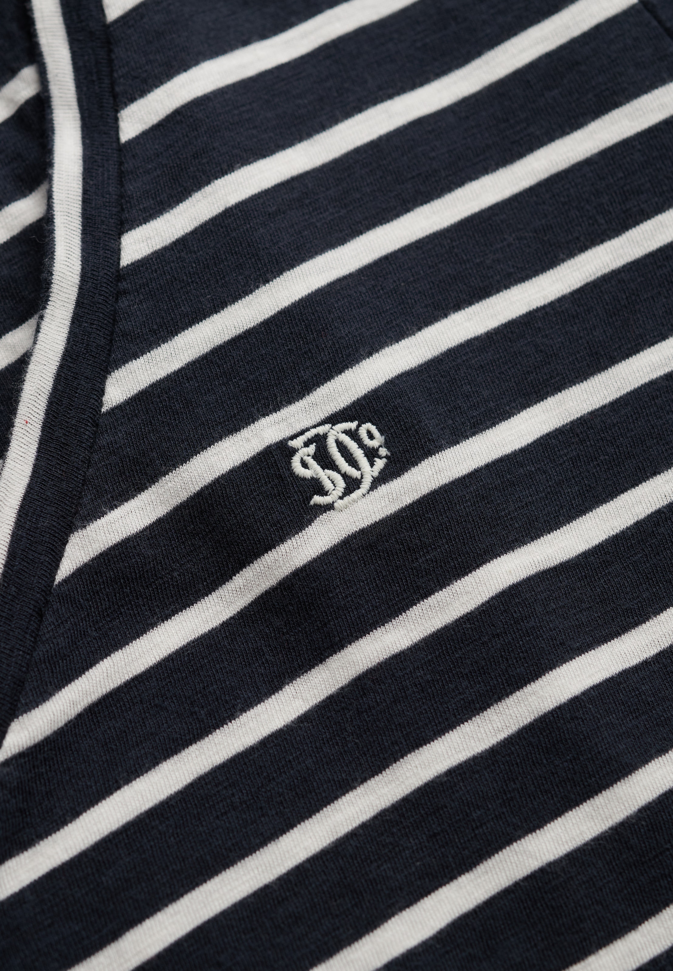 Superdry T-Shirt »STUDIOS SLUB EMB VEE TEE« Baumwollmischung, relaxed fit