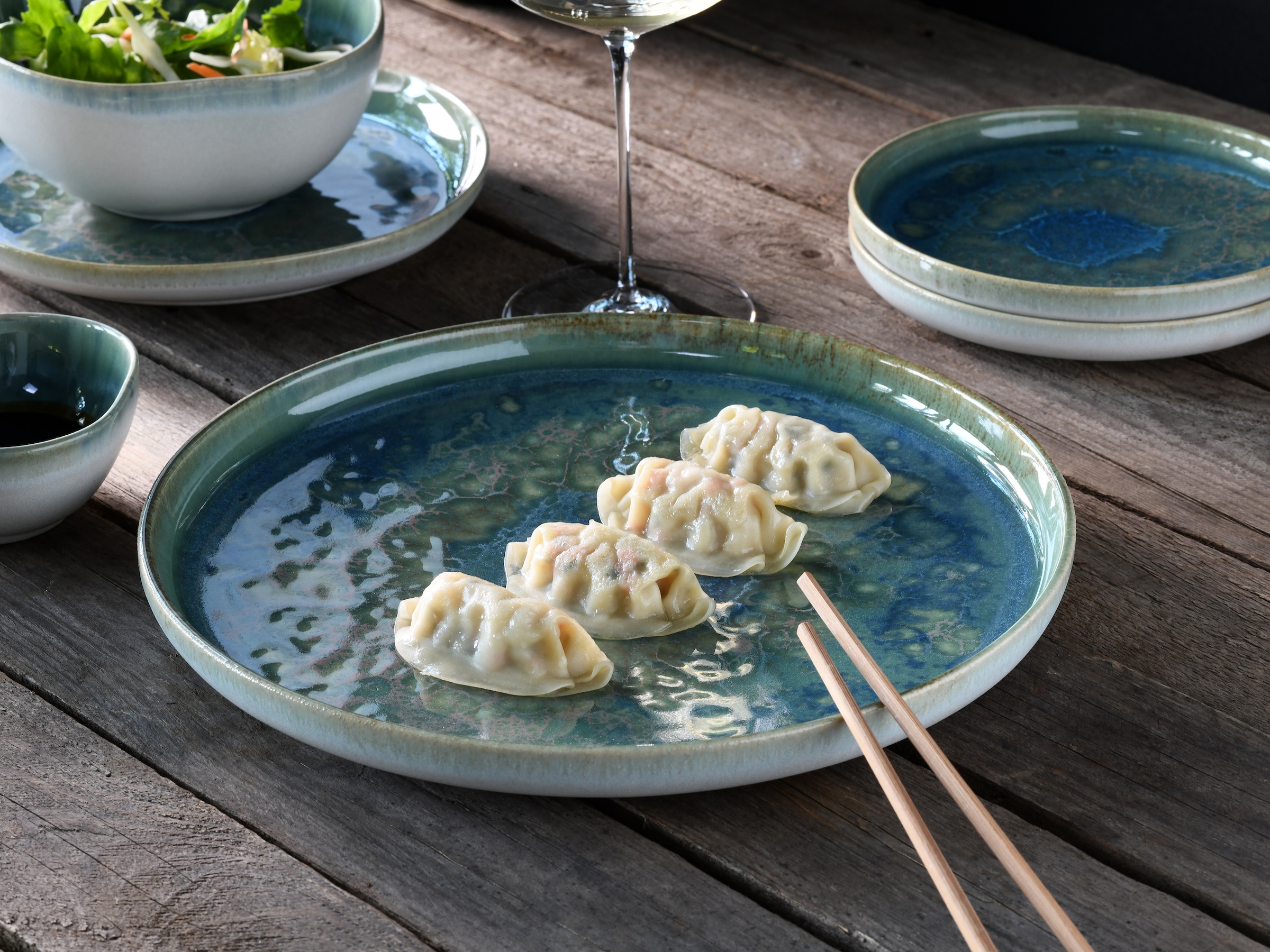 CreaTable Teller-Set »Yuki, Tellerset 8-tlg« Reaktiver intensiv leuchtender Digitaldruck