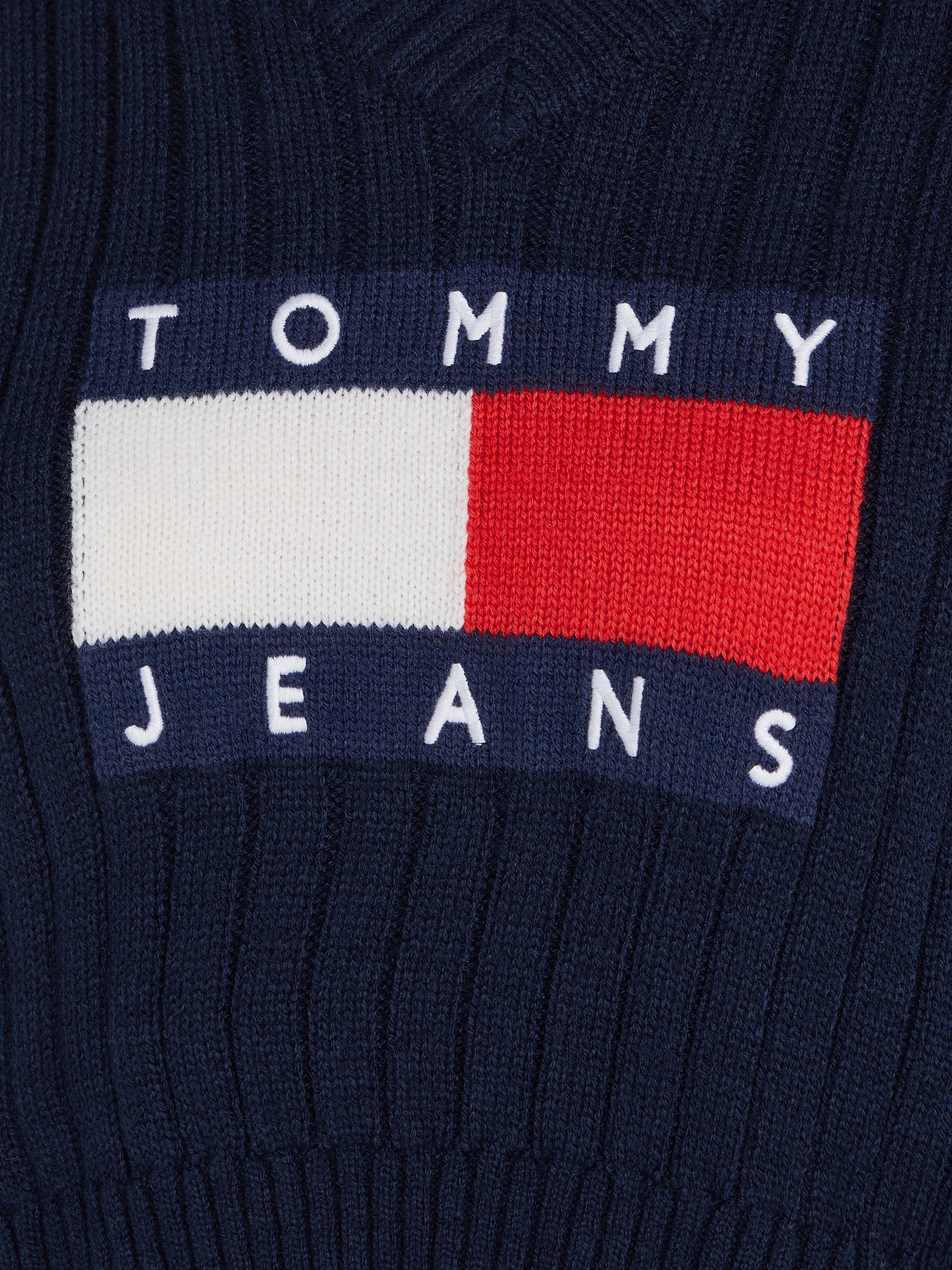 Tommy Jeans Strickpullover »TJW VNCK CENTER FLAG SWEATER EXT«, mit Tommy Jeans Center Logo-Flag