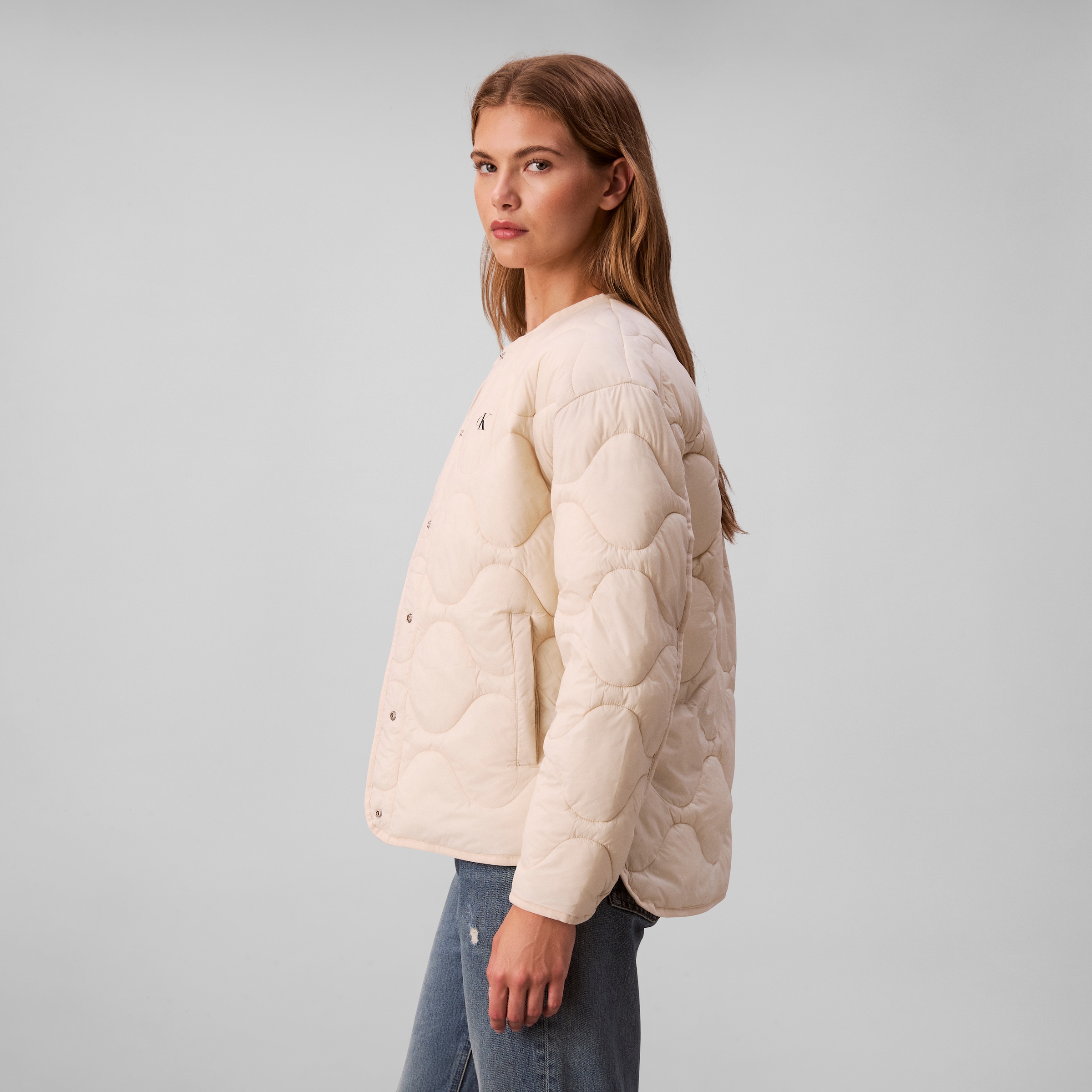 Calvin Klein Jeans Steppjacke »INSULATED LINER JACKET«, ohne Kapuze, Mit Rundhalsausschnitt