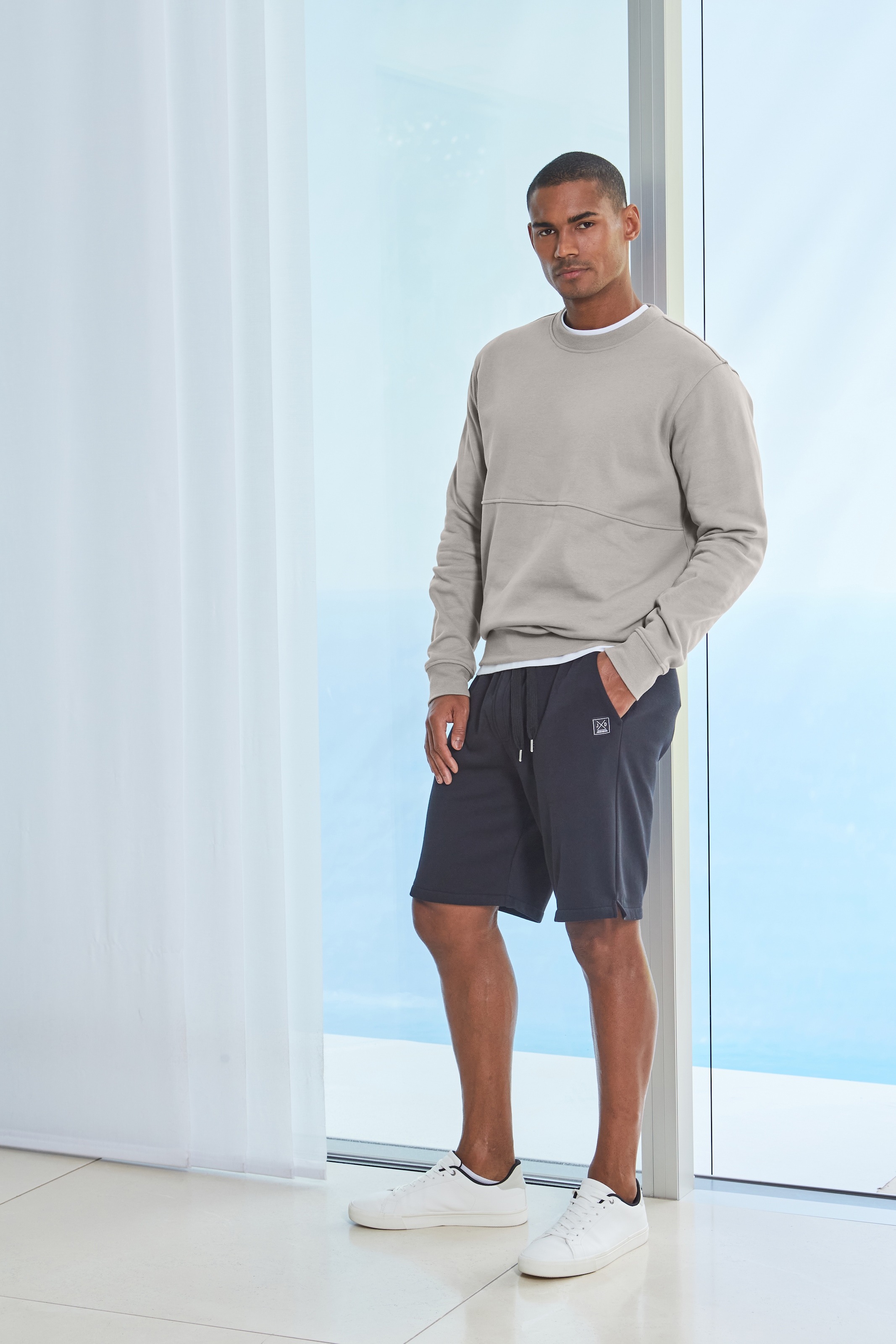 John Devin Sweatshirt »- Pullover mit modischen Teilungsnähten«, Langarm, Sweatshirt mit Rundhals, Baumwollmischung
