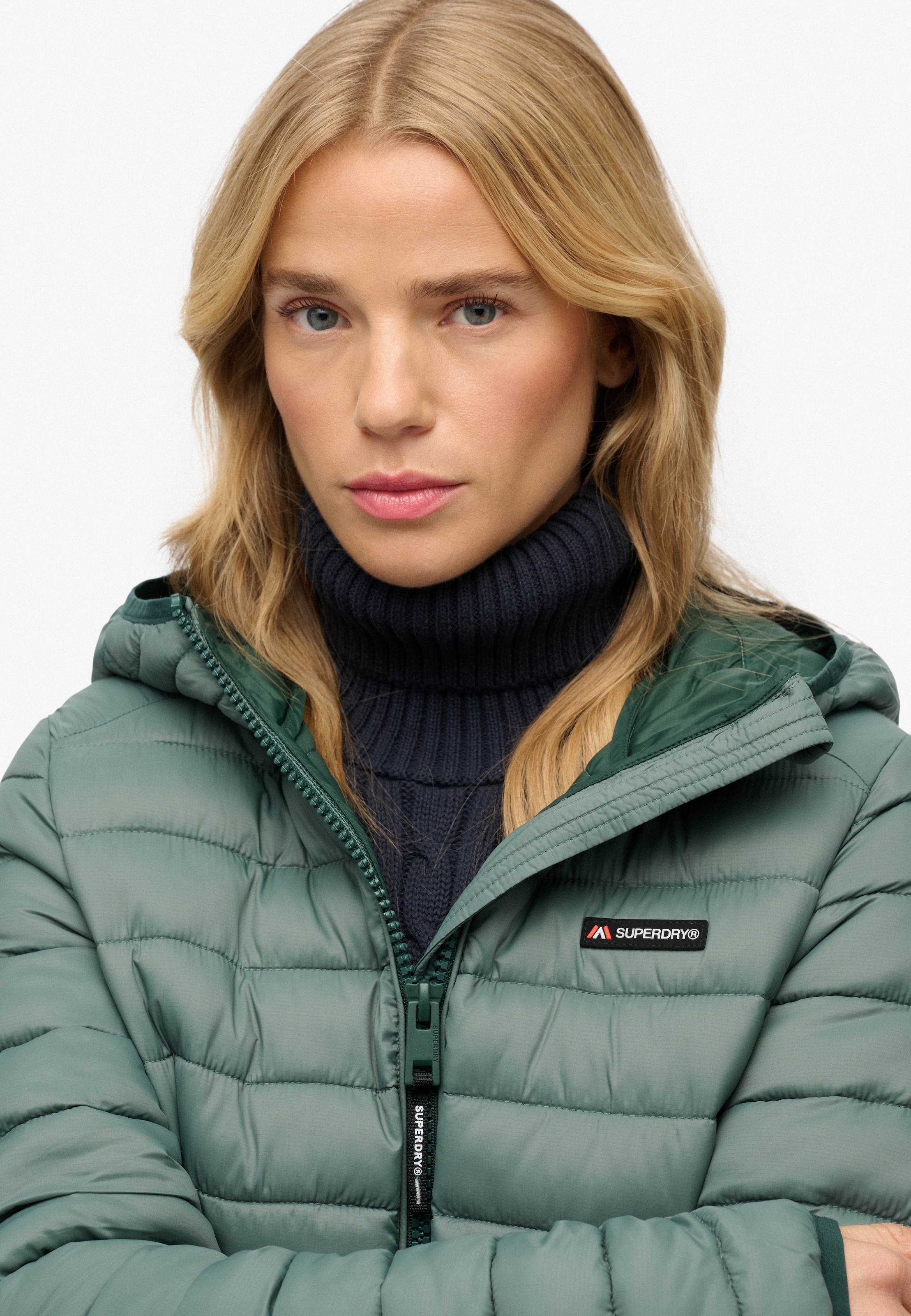Superdry Steppjacke »HOODED FUJI LITE PADDED JACKET« mit Kapuze
